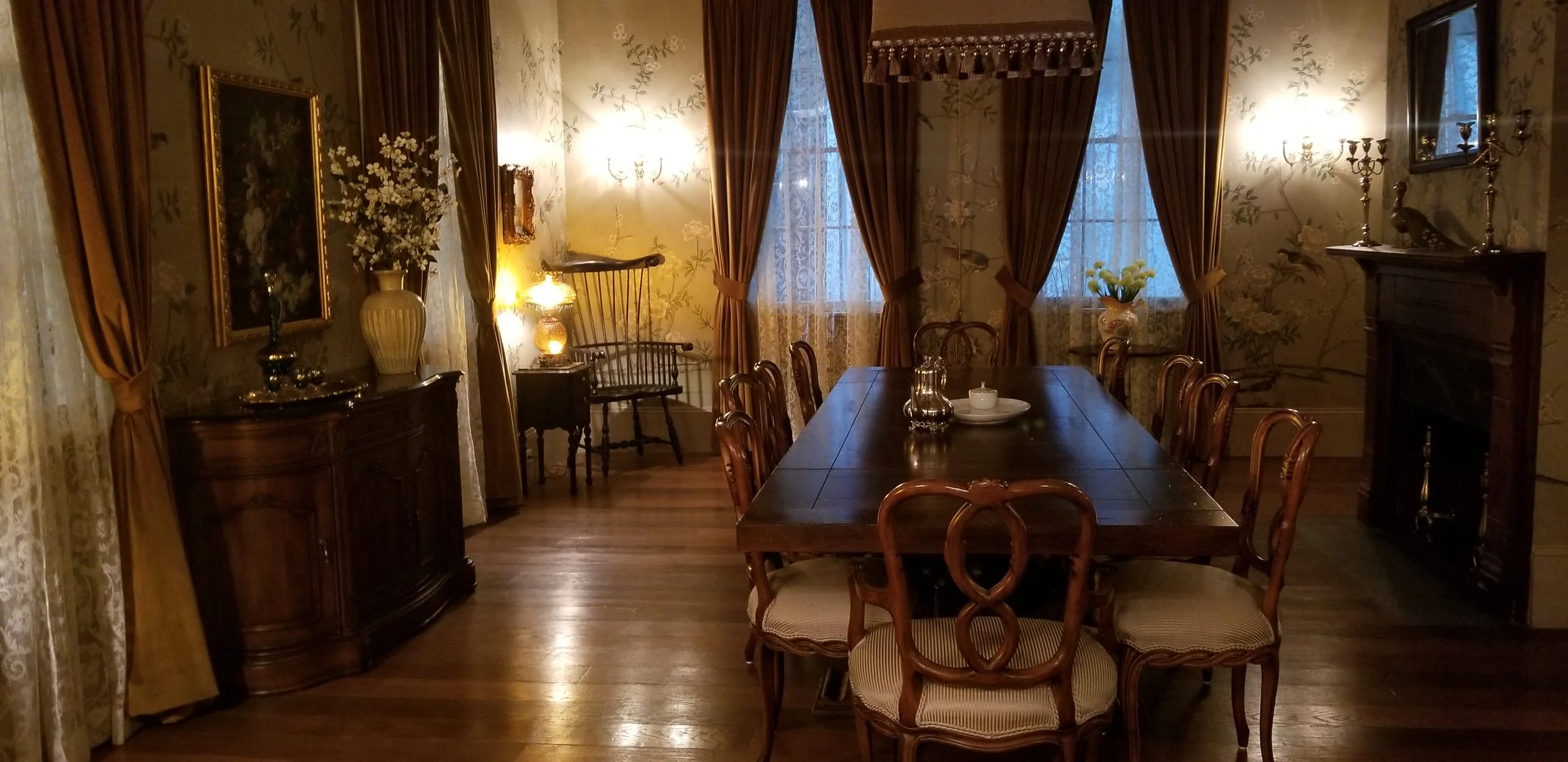SummertreesMAIN_DININGROOM003.jpg
