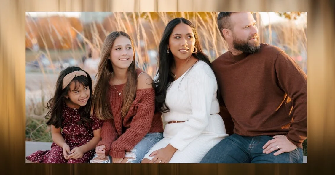 golden hour at liberty memorial with a family that made my job way too easy 🍂

youngest daughter fully in her element exploring every corner of the &ldquo;park&rdquo;, big sis giving those &ldquo;too cool but still here for it&rdquo; pre-teen vibes,