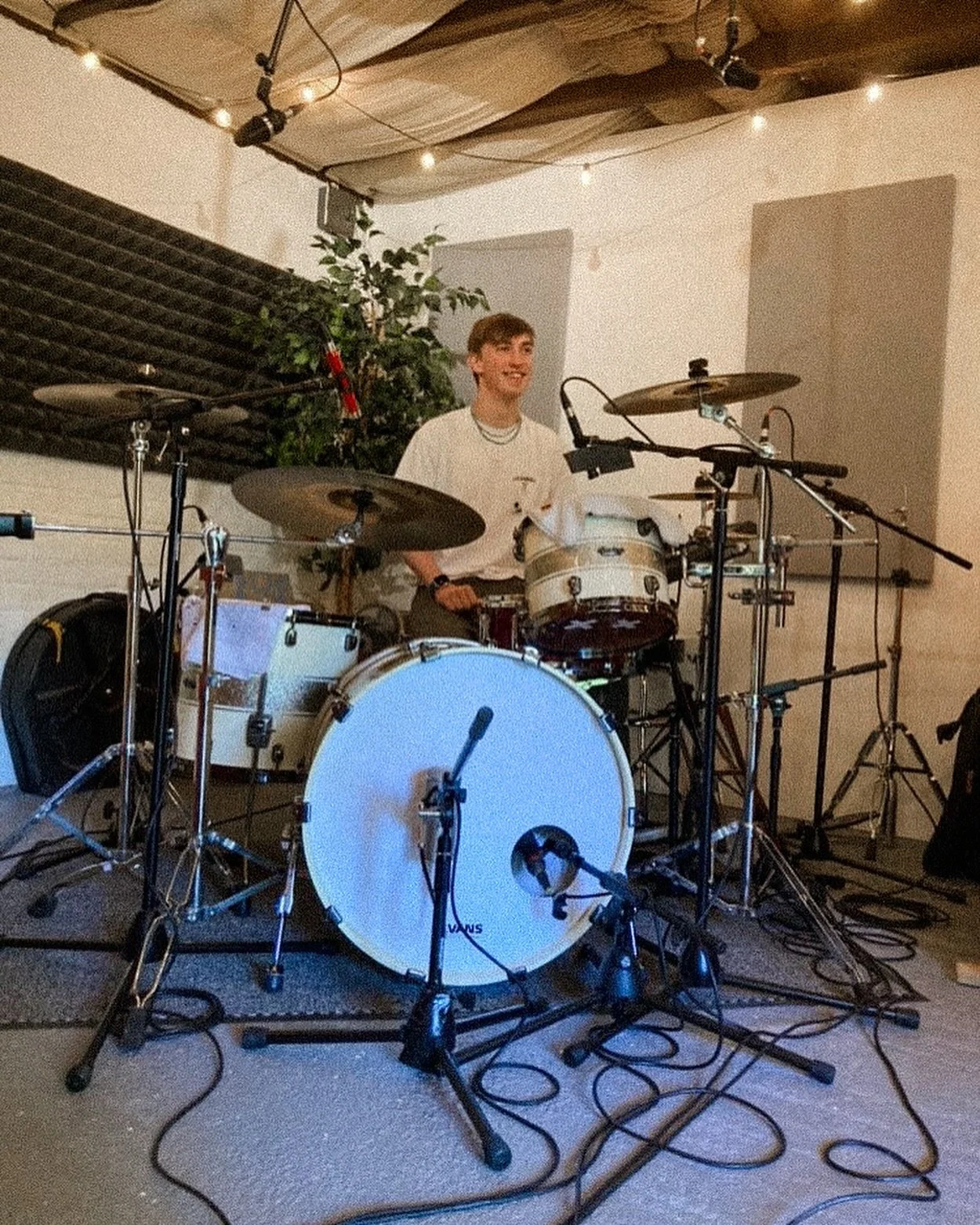 Had a great day tracking Drums earlier this week at Noth Acre Studios for Dan Knight

Huge thanks to @northacrejake for having us, and for making the kit sound huge!

Swipe to the end for a cheeky fill🤫

#drums #drummer #sessiondrummer #zildjiancymb