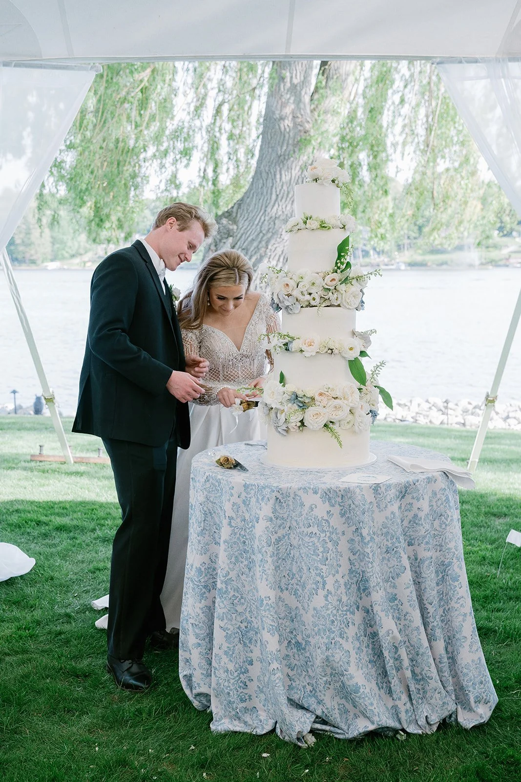 lakeside sailcloth tent floral design - luxury weddings floral design michigan 3.jpg