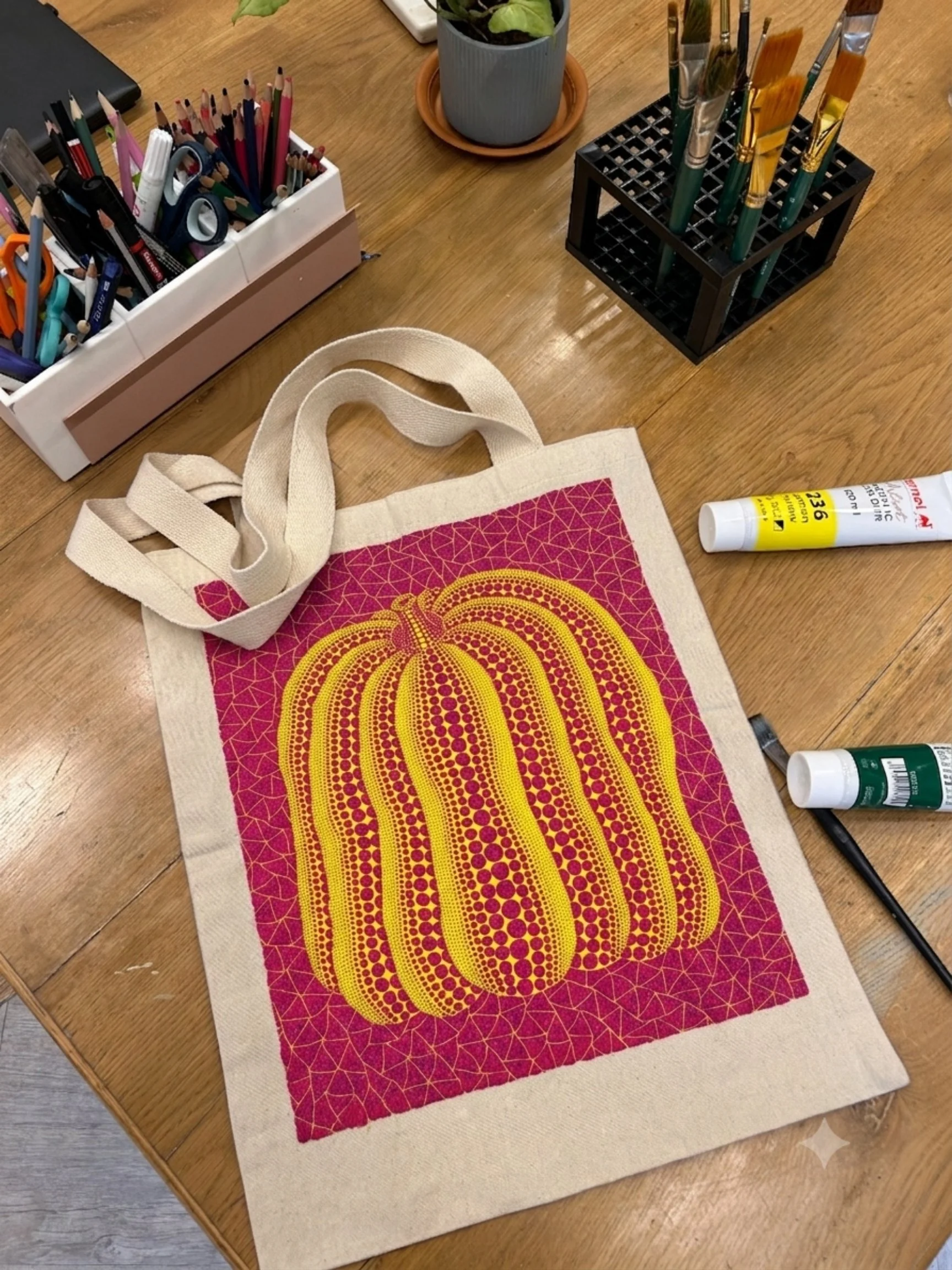 Yayoi Kusama: Tote Bag Painting
