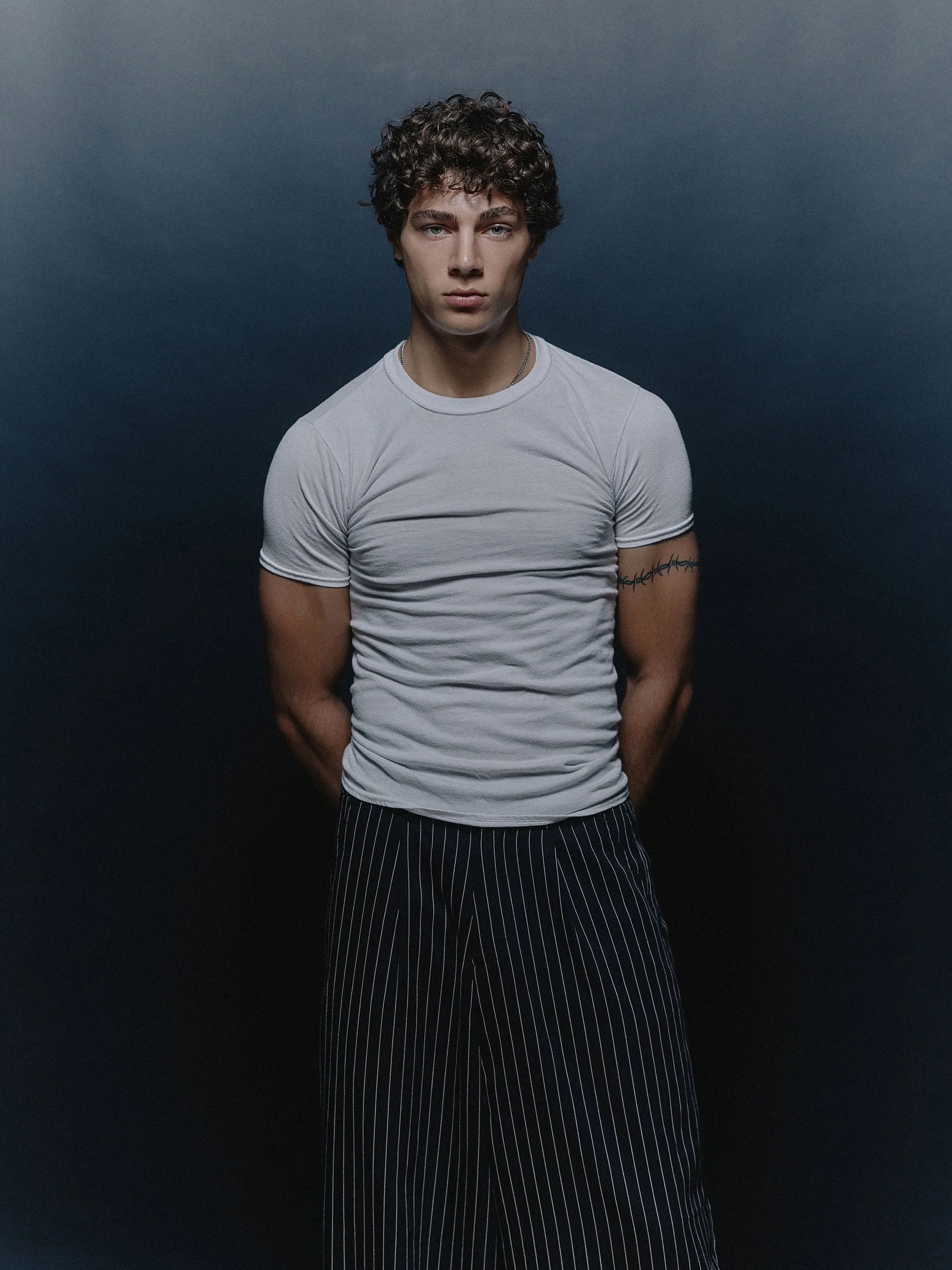 Contrast greys.

@chrisfreer_ of @crawfordmodelsla