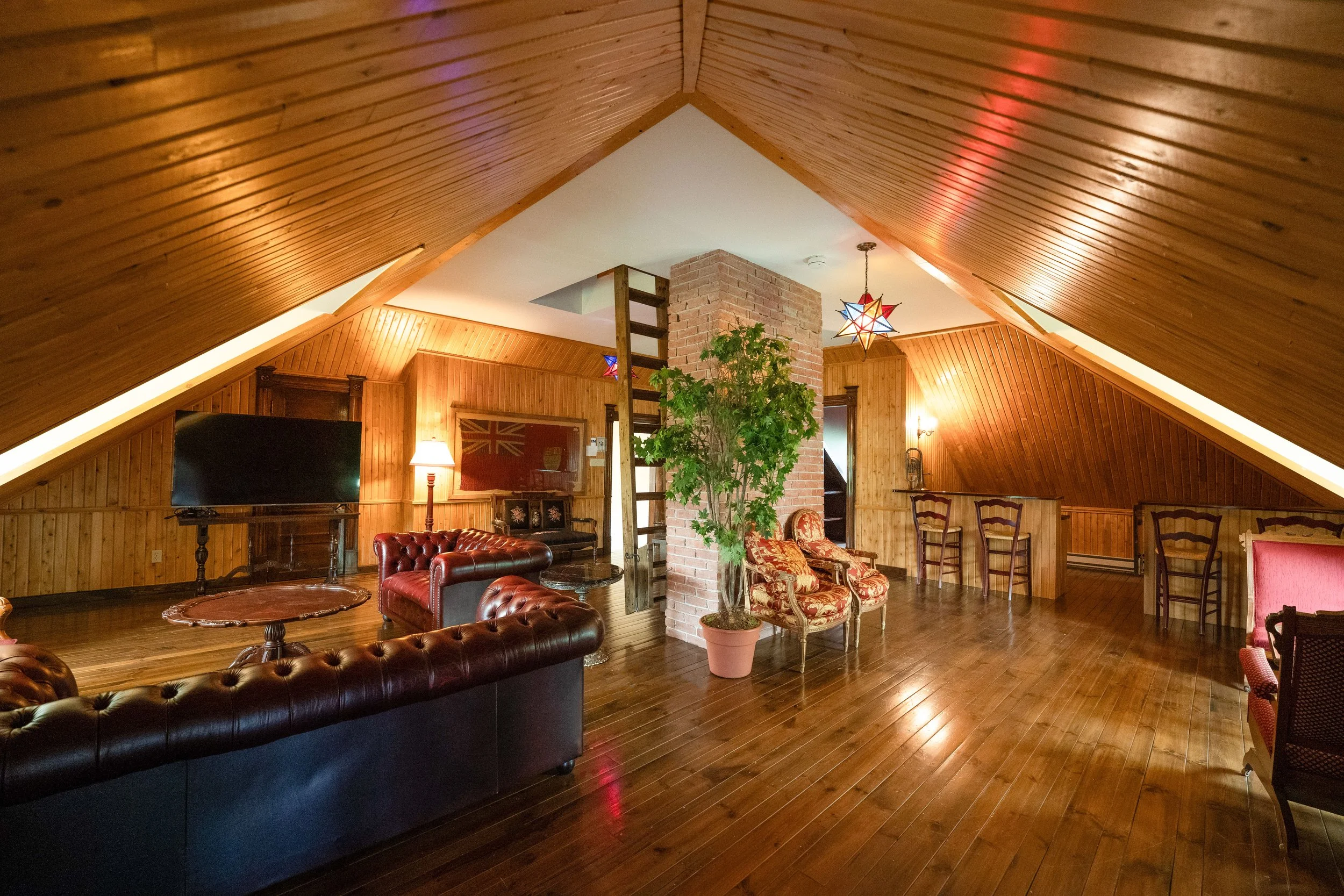 2026-06-22_ManoirFitchBay_AirBnB(EXPOSURE+1)-3.jpg