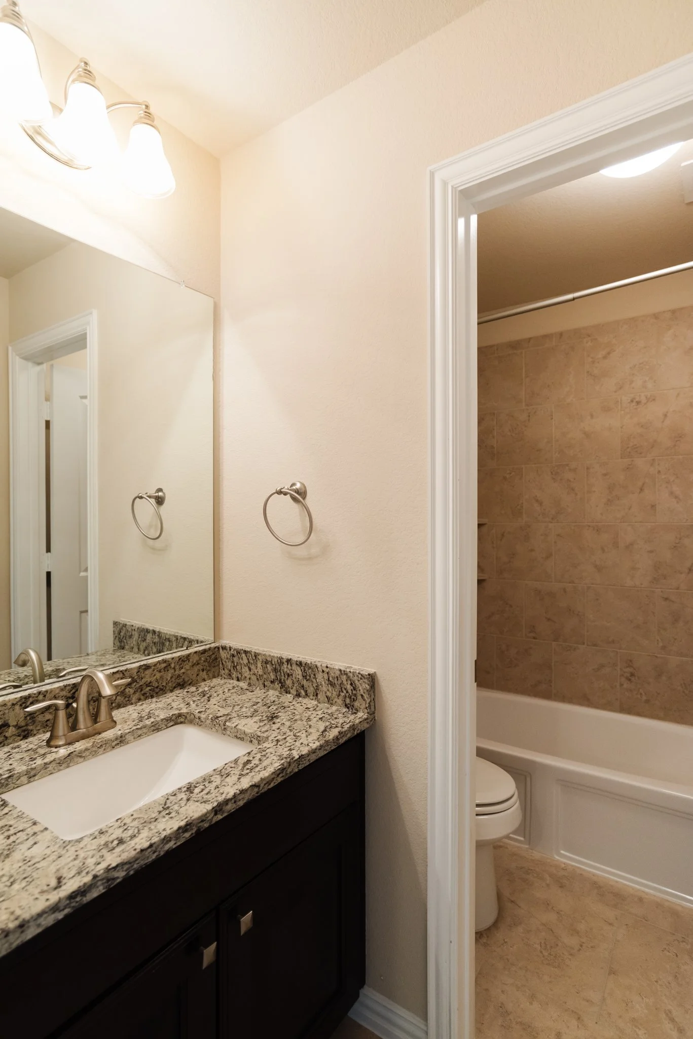 3704Ashbury-14.jpg