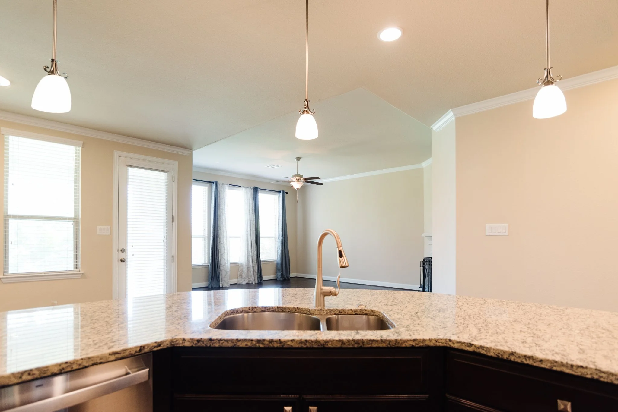 3704Ashbury-22.jpg