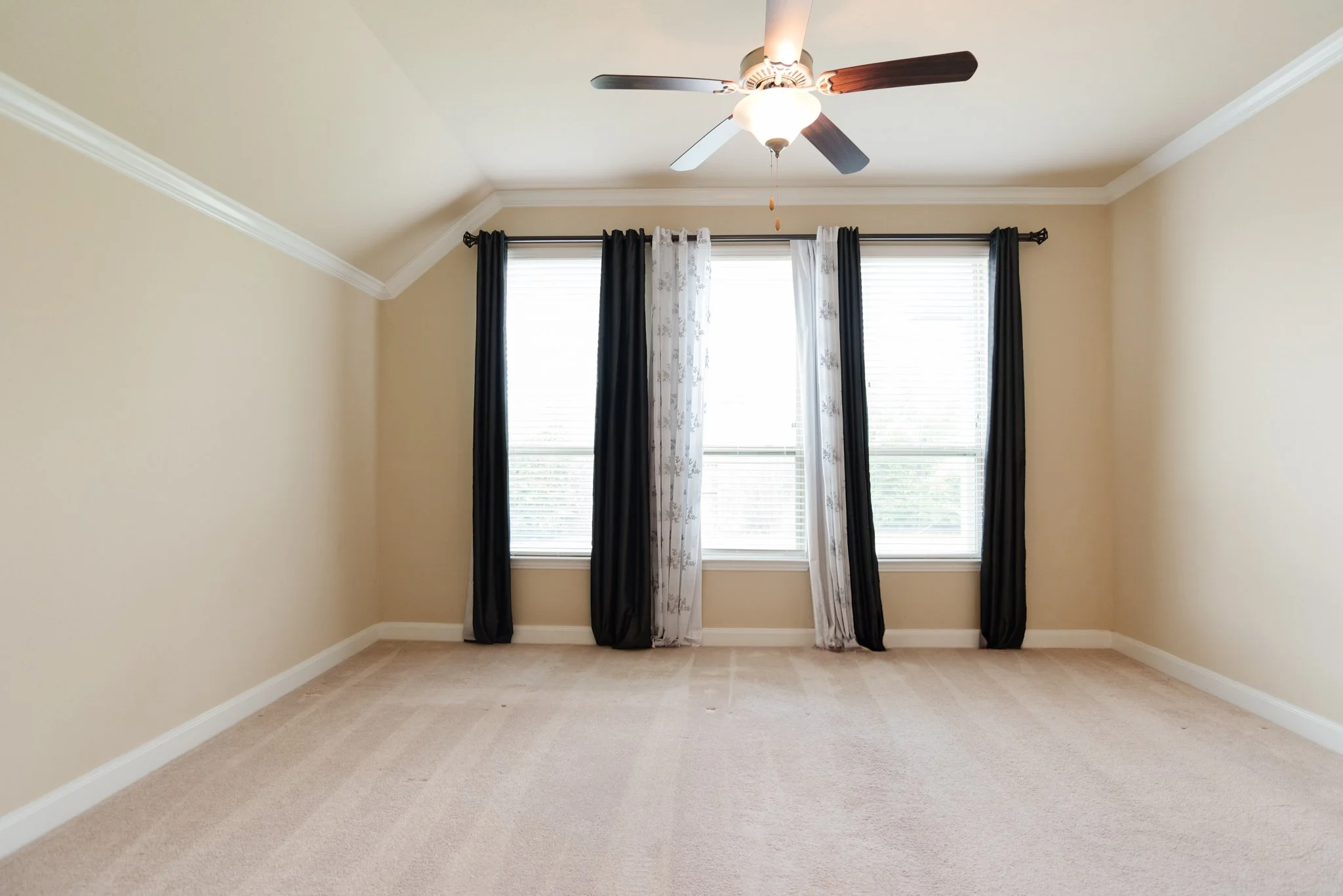 3704Ashbury-28.jpg