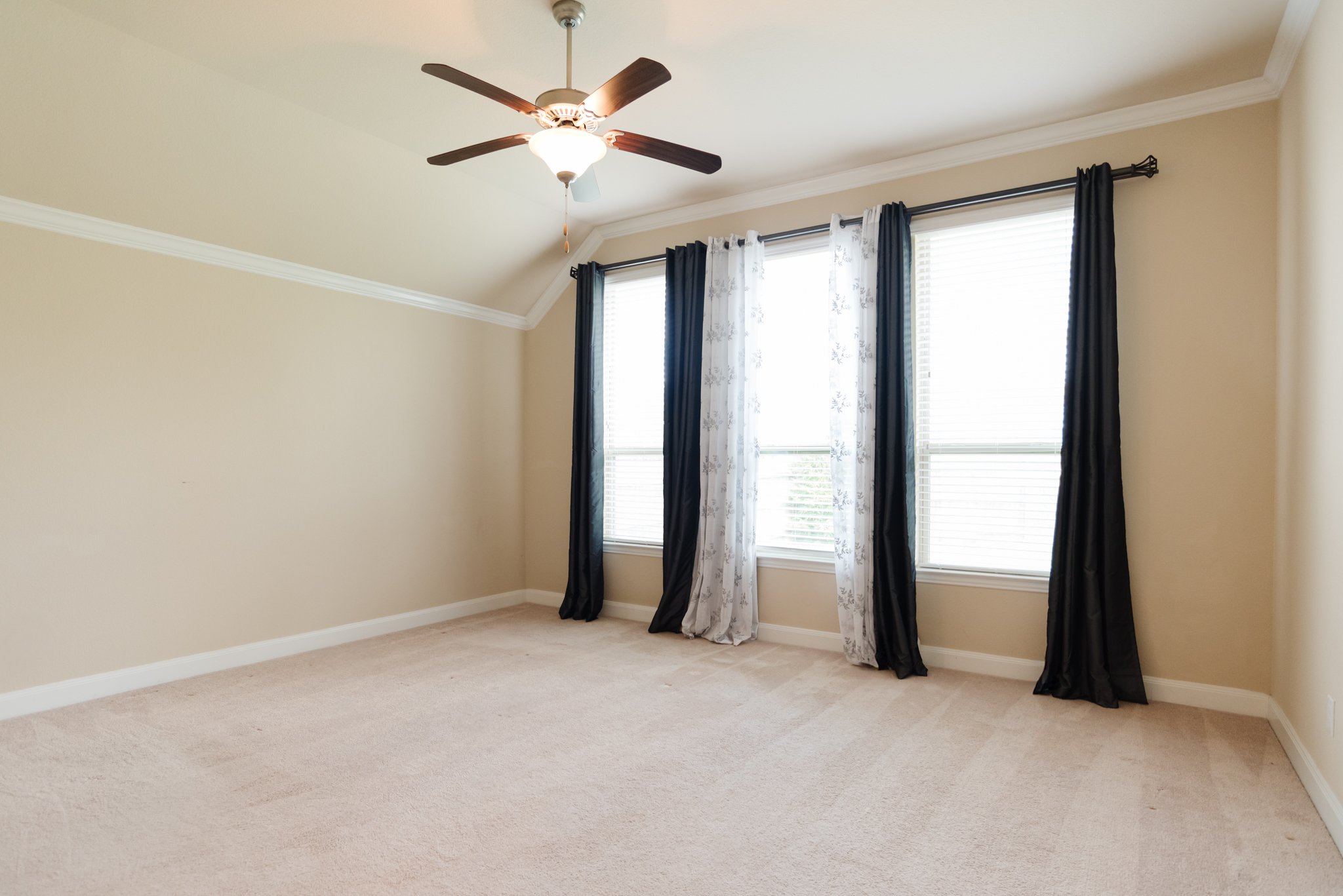 3704Ashbury-26.jpg