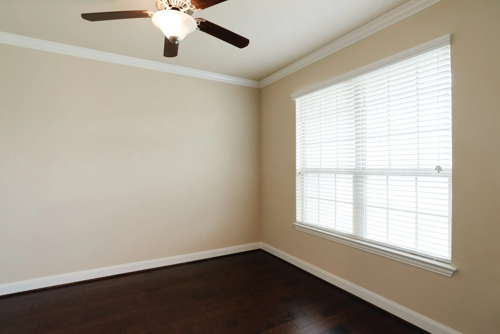 3704Ashbury-10.jpg