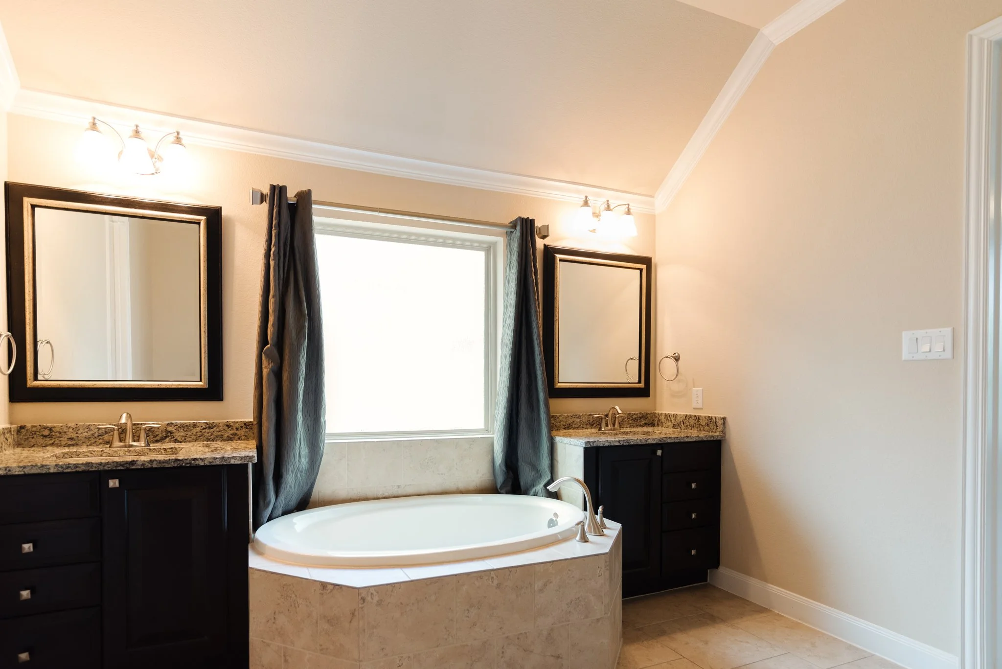 3704Ashbury-31.jpg