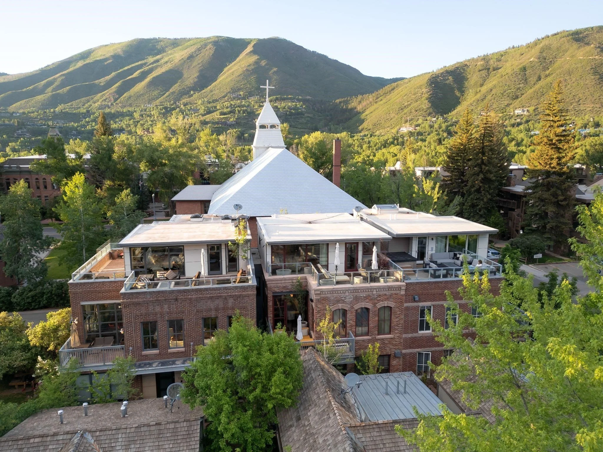 imgi_48_Aspen-luxury-homes-7.jpg