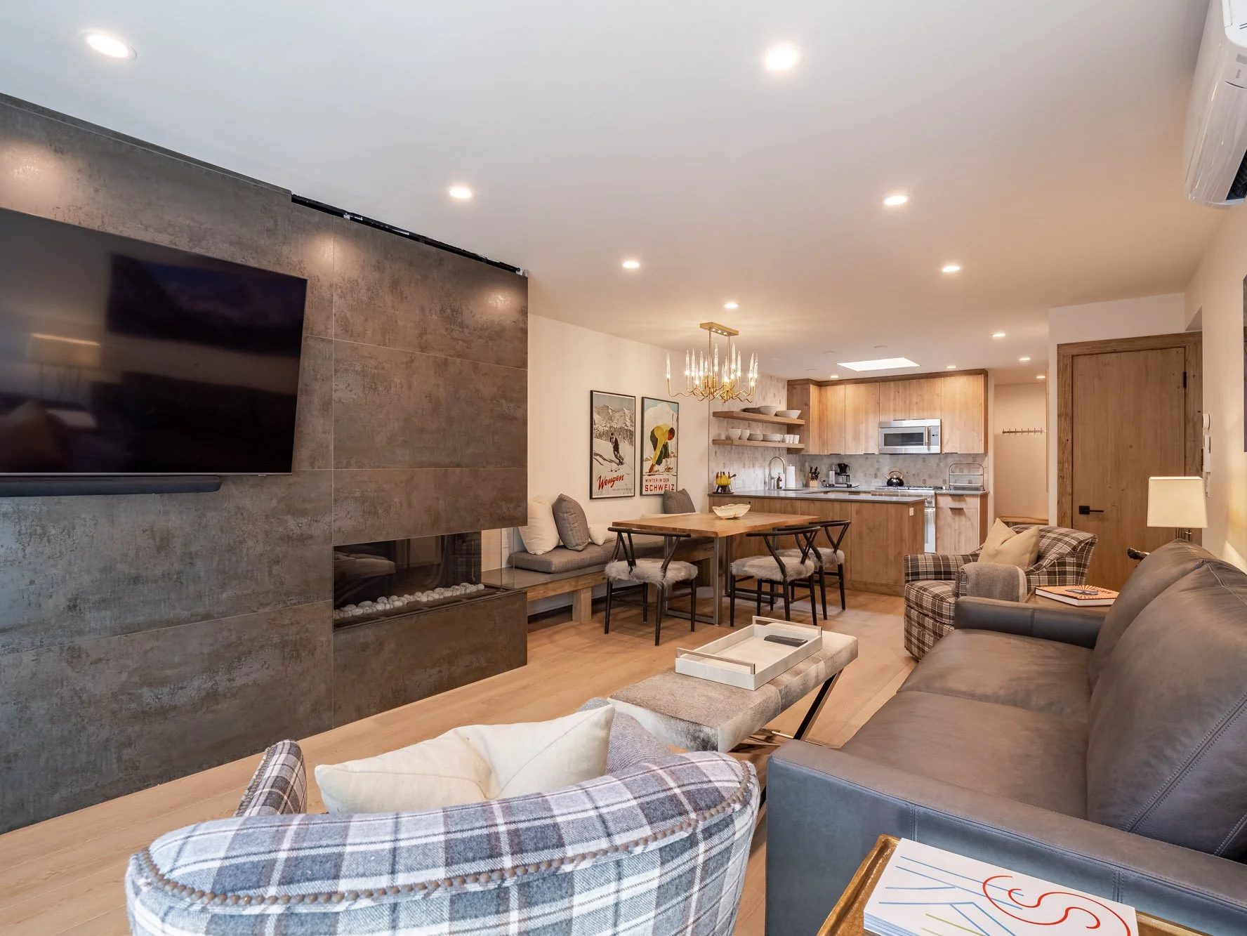 MLS - 205 E Durant Street - Photo-4.jpg