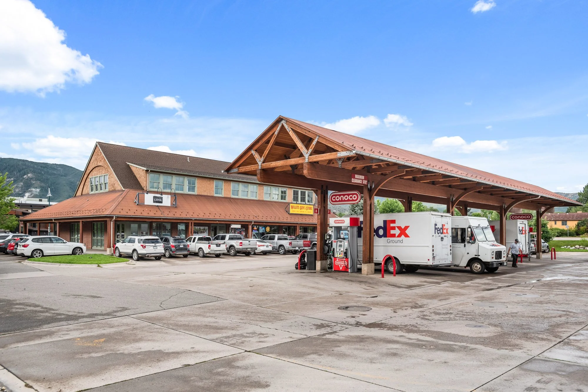 28-701eValleyRd_240813028-315.jpg