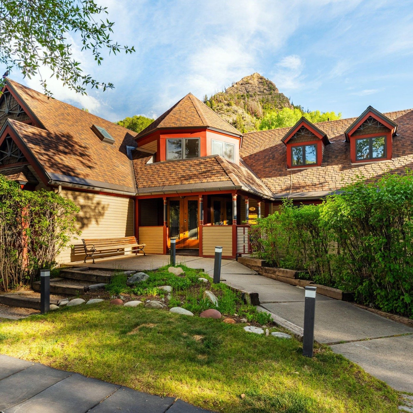 FOR LEASE | 715 W Main Street, Units 201, 202 &amp; 203, Aspen

A rare office opportunity on Main Street: three connected condominium units totaling 1,508 square feet, a block from the S-Curves and directly across from the Hickory House.

The space i