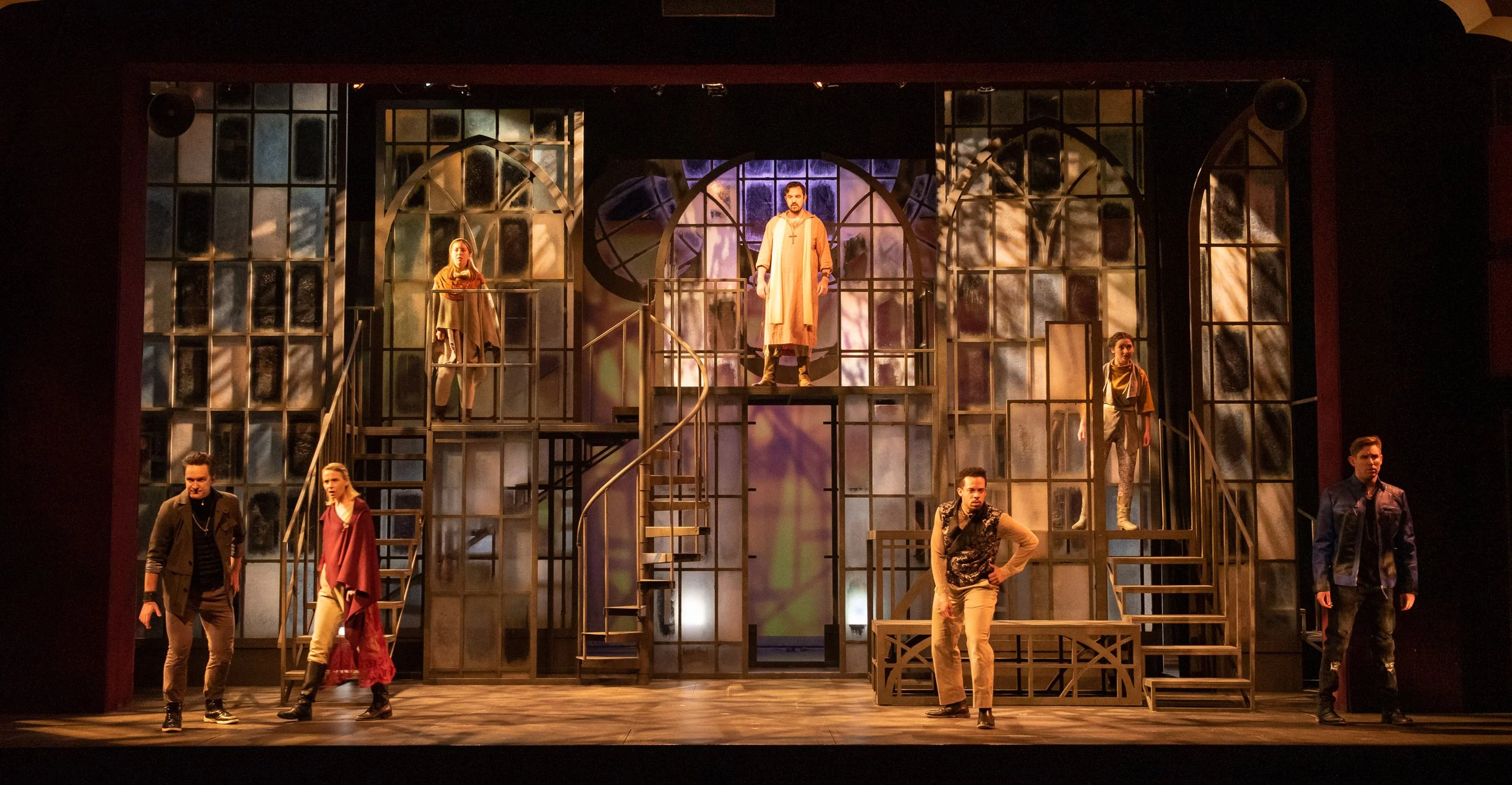 photo_tech_r&j_2022_gilliam_bartertheatre-5.jpg