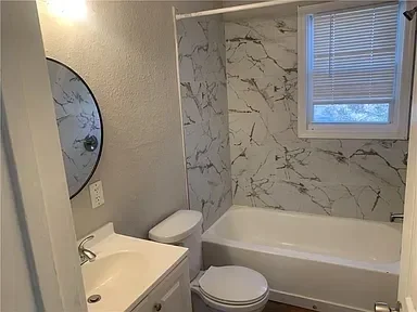 wabash+bathroom.webp