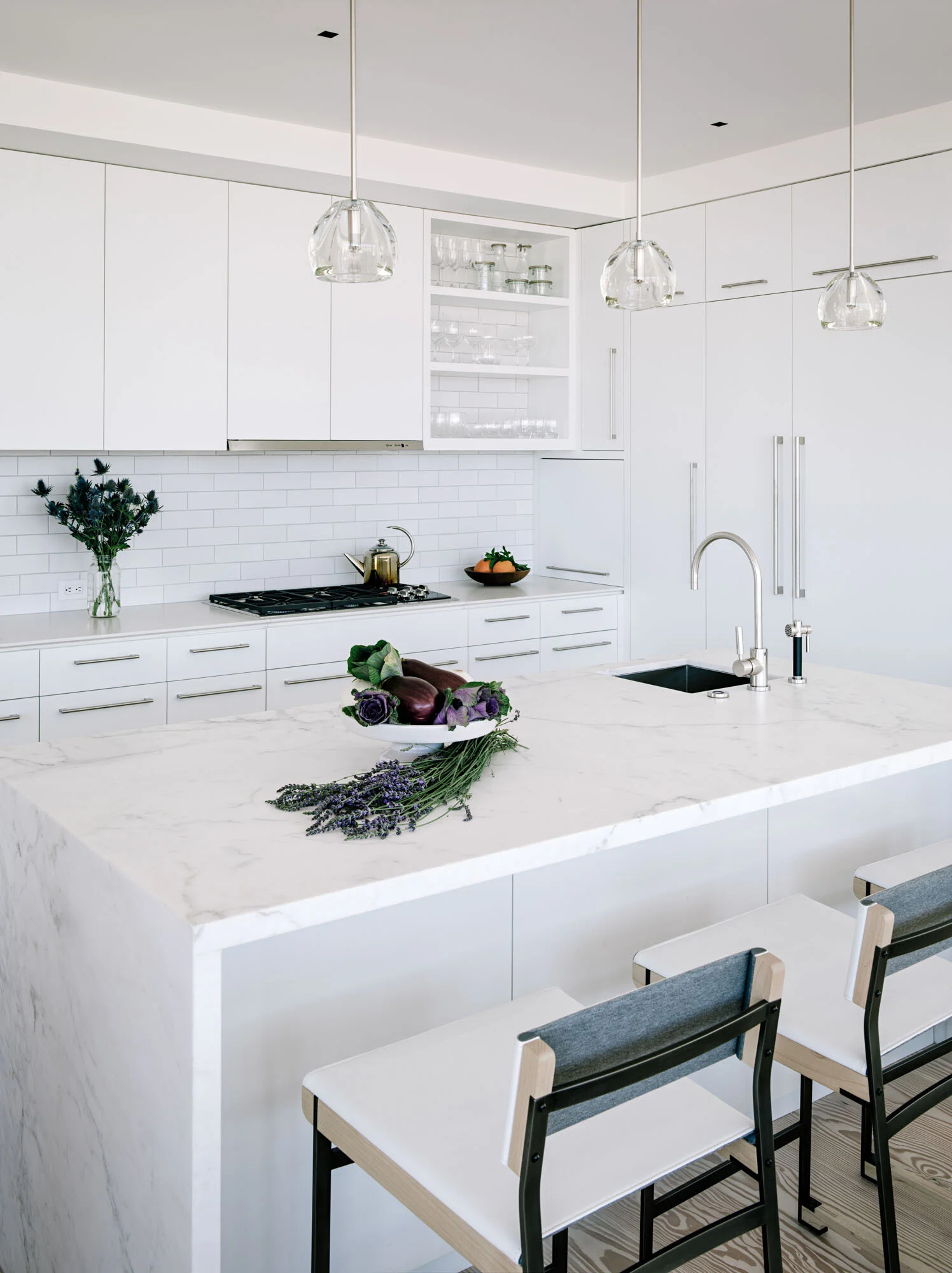  Butterfly House | Kitchen & Dining View Project → 