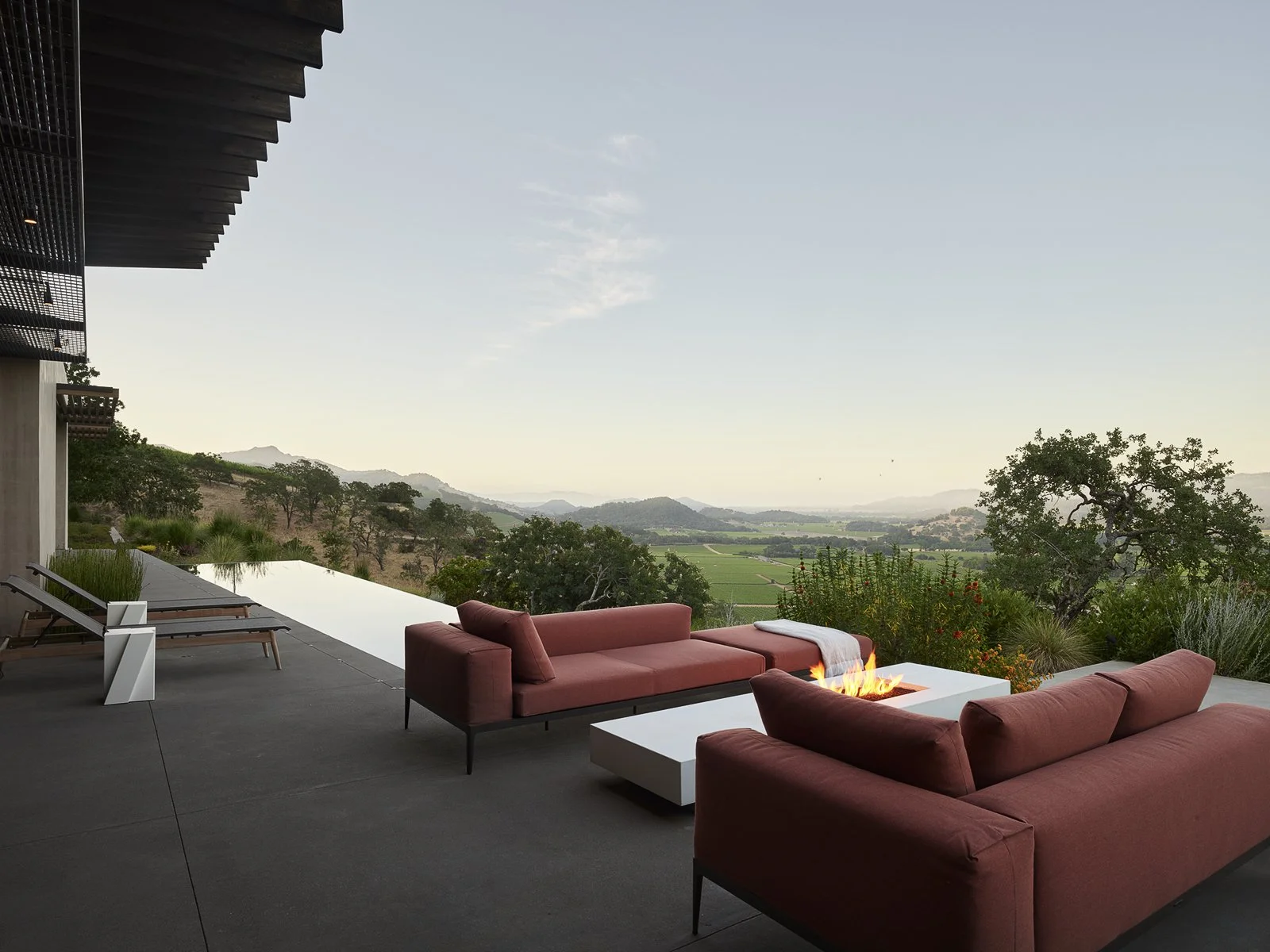  Stag's Leap | Patio & Garden View Project → 