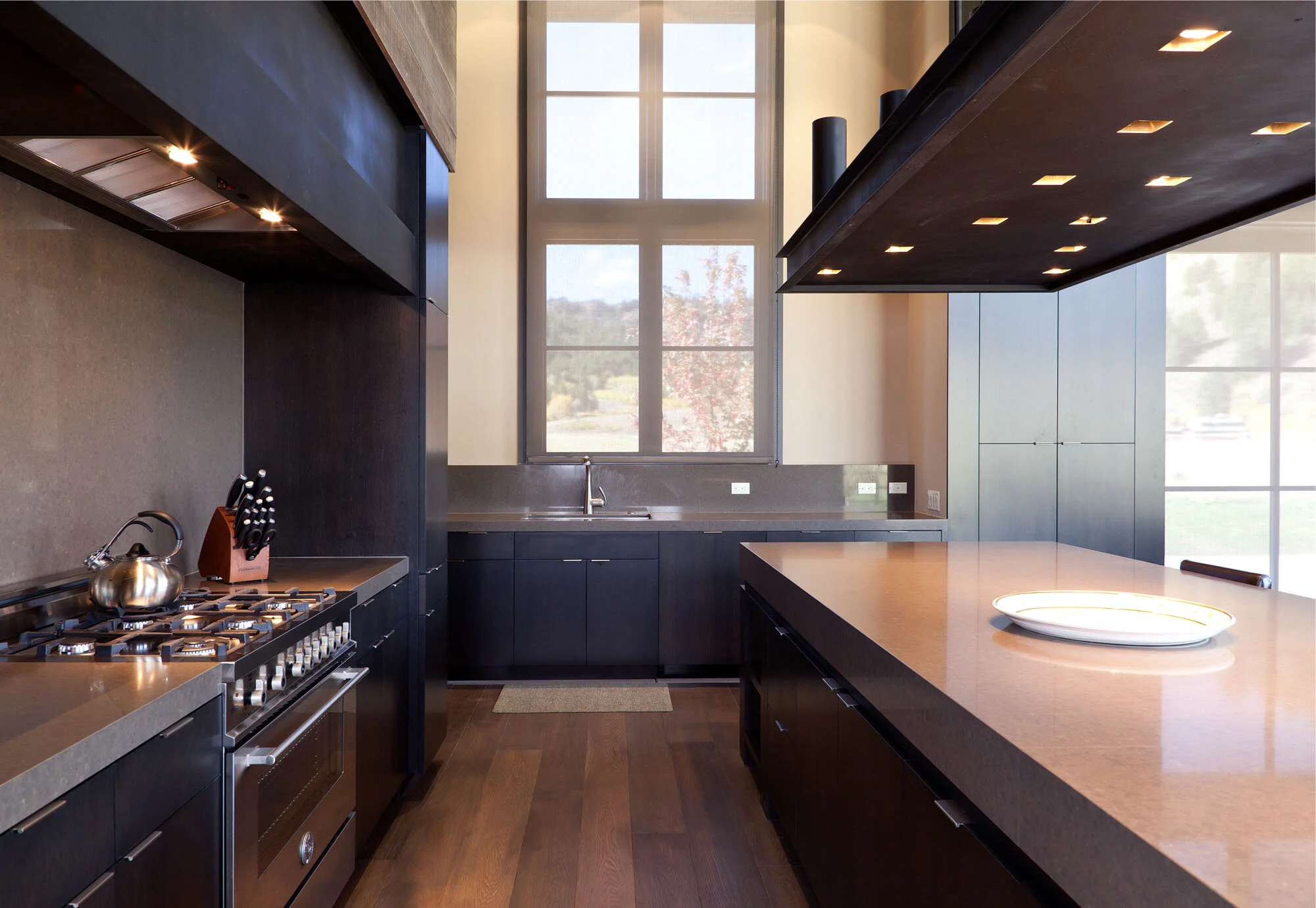  Sun Valley Modern | Kitchen & Dining View Project →
 