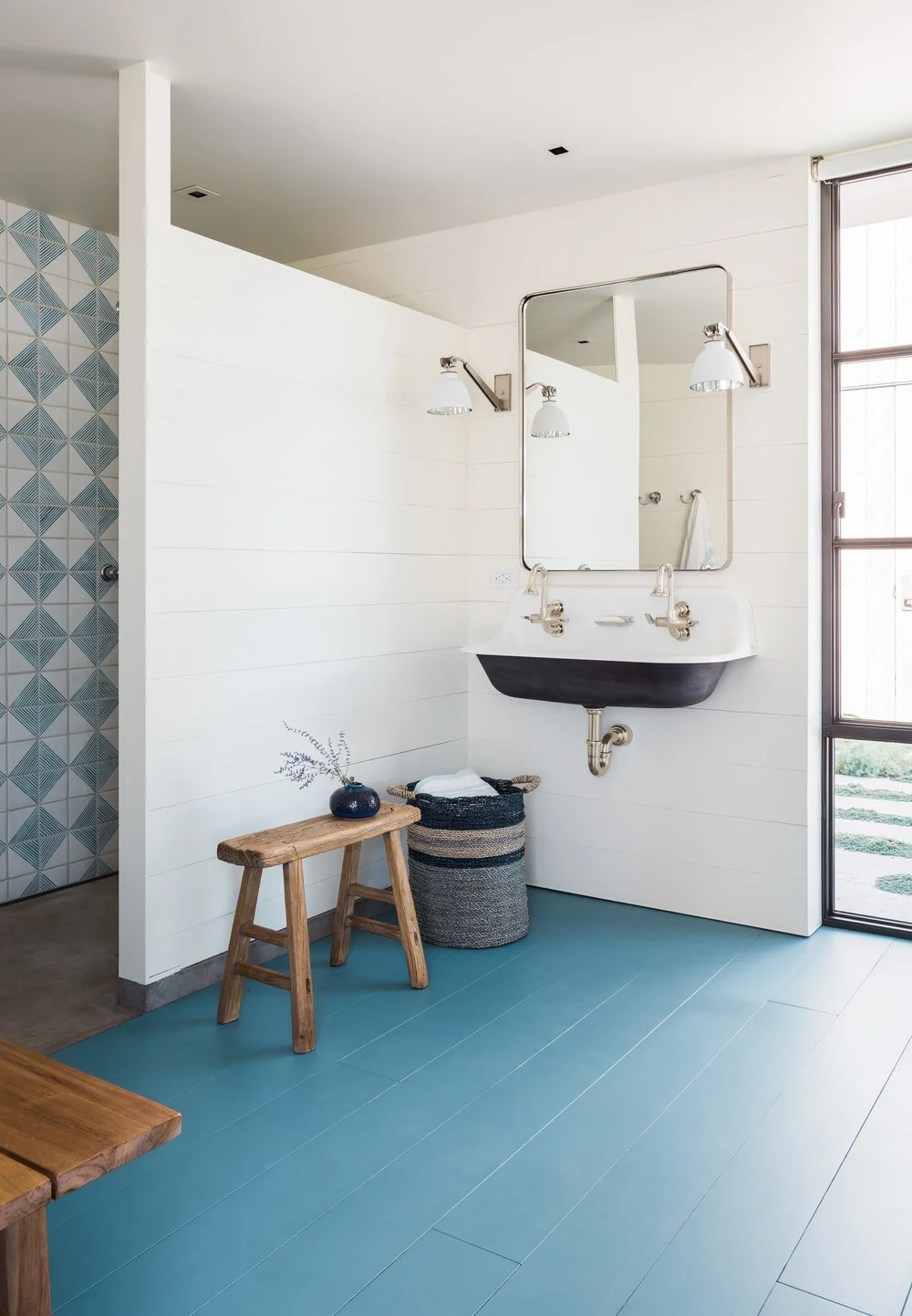  Zin House | Bathroom View Project →
 