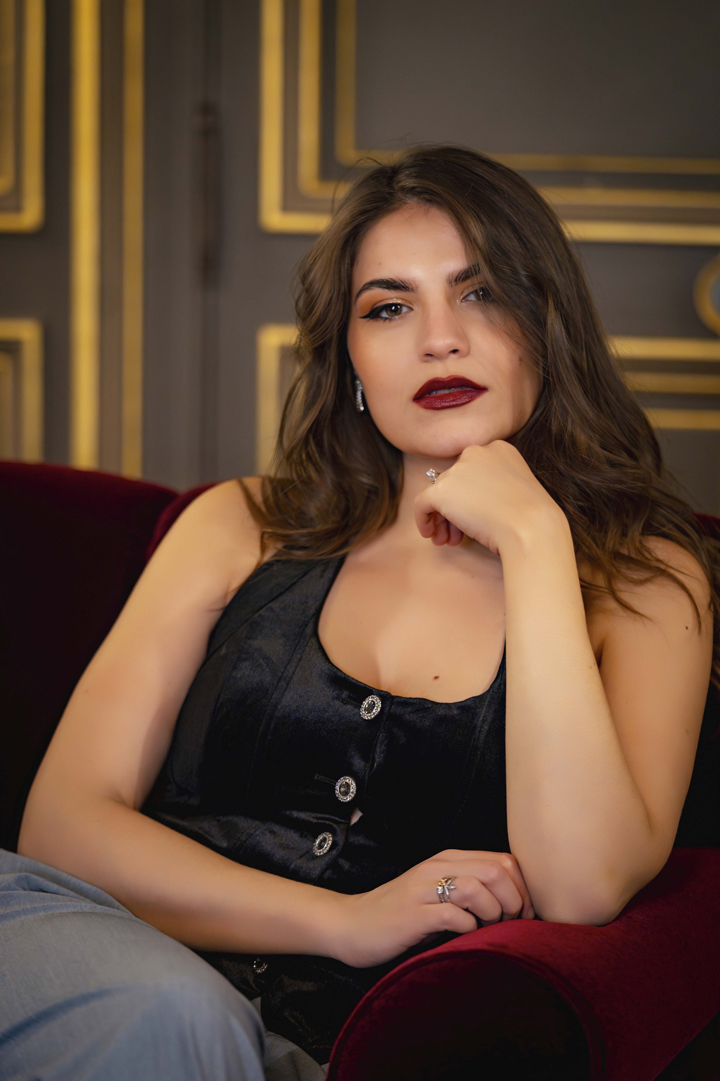 Francesca Pia Vitale, soprano italiano, ritratto con uno sguardo intenso