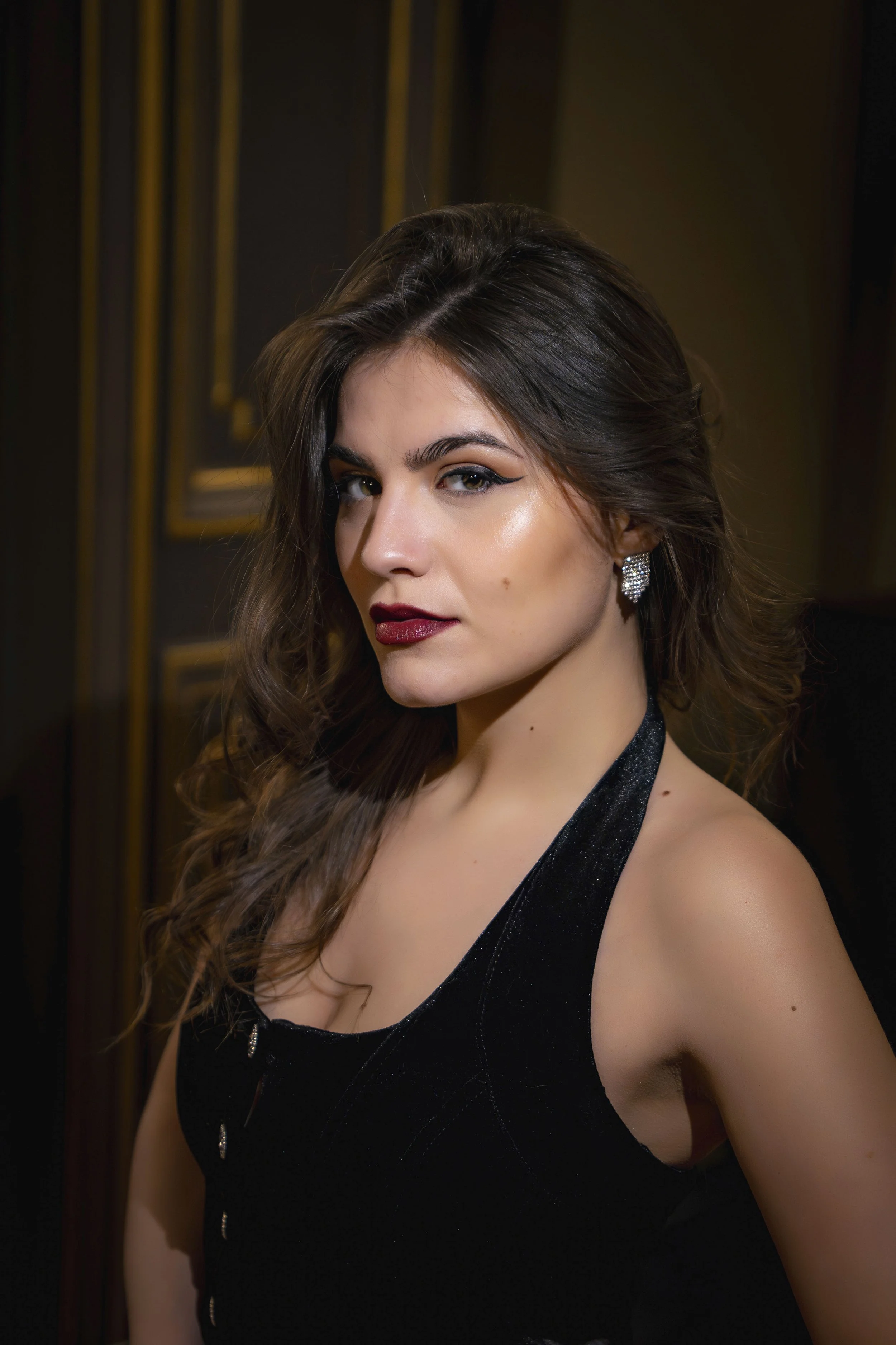 Francesca Pia Vitale, soprano italiano, ritratto con uno sguardo intenso