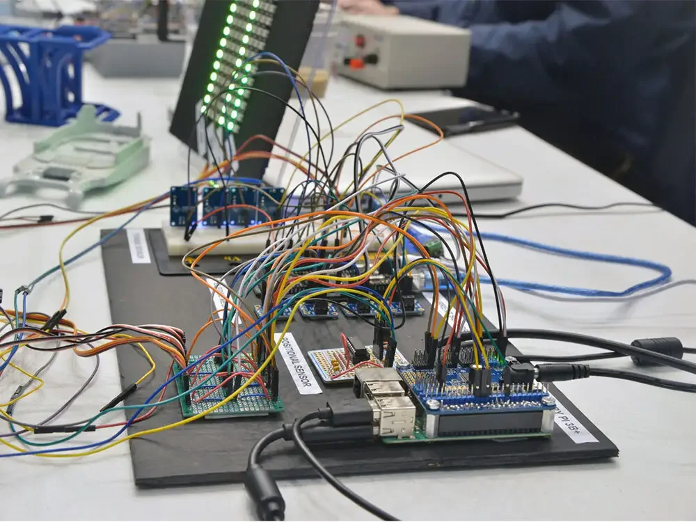 ElectricalEngineering_1000x750.webp
