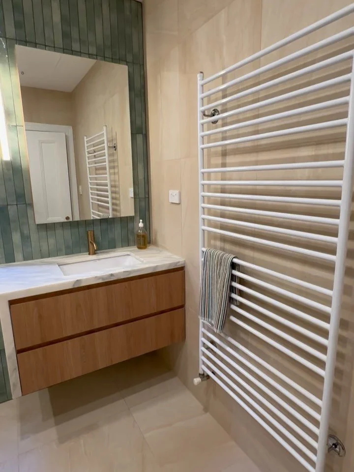 Swipe to see how this gorgeous bathroom/laundry renovation started 

#electrician #renovation #melbourneelectrician #local #melbourne #lighting