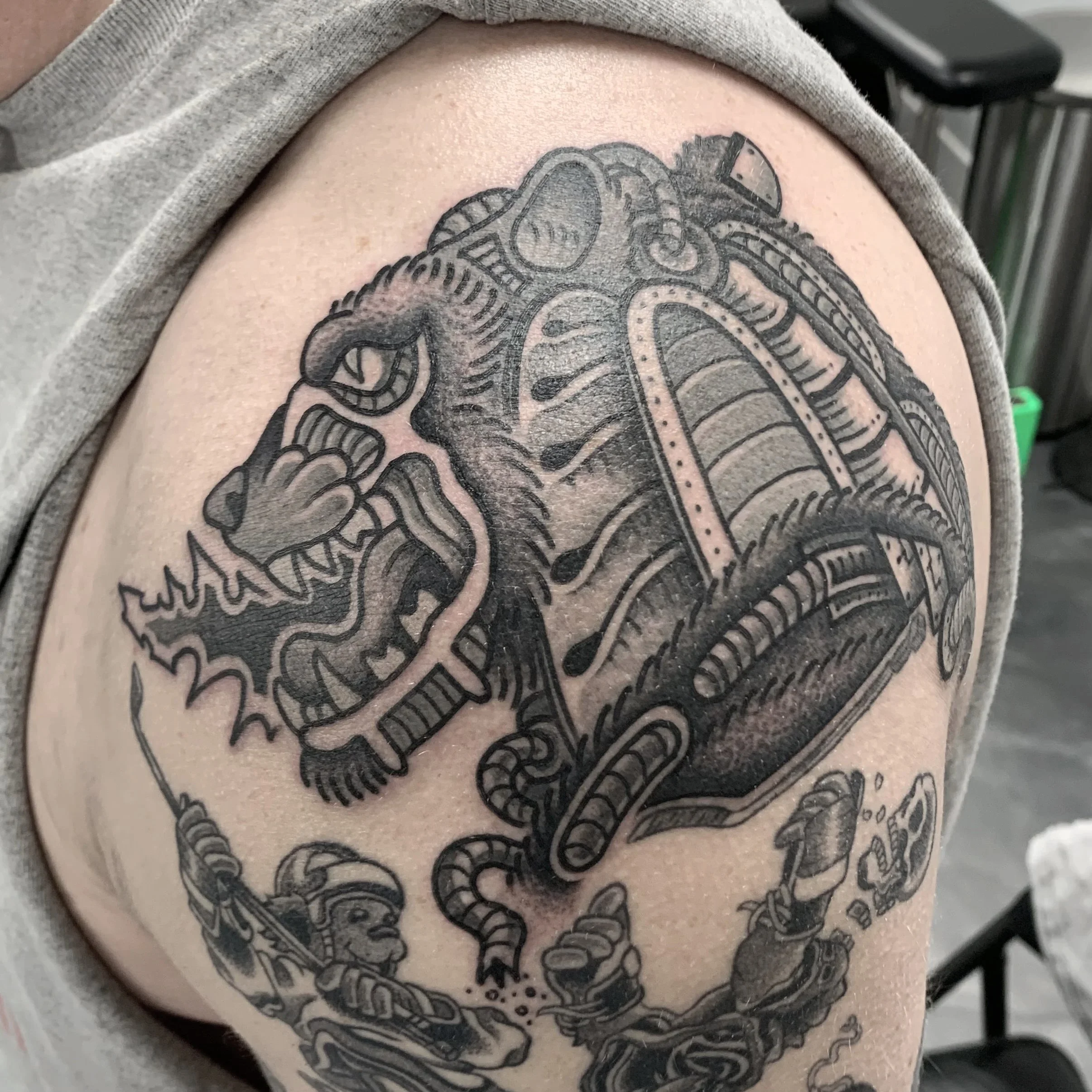 Blackwork/Dotwork Robot Bear Tattoo based on some Sailor Jerry flash