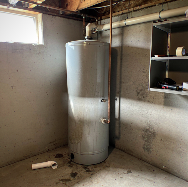 failing pressure tank bladder with corroded air fitting