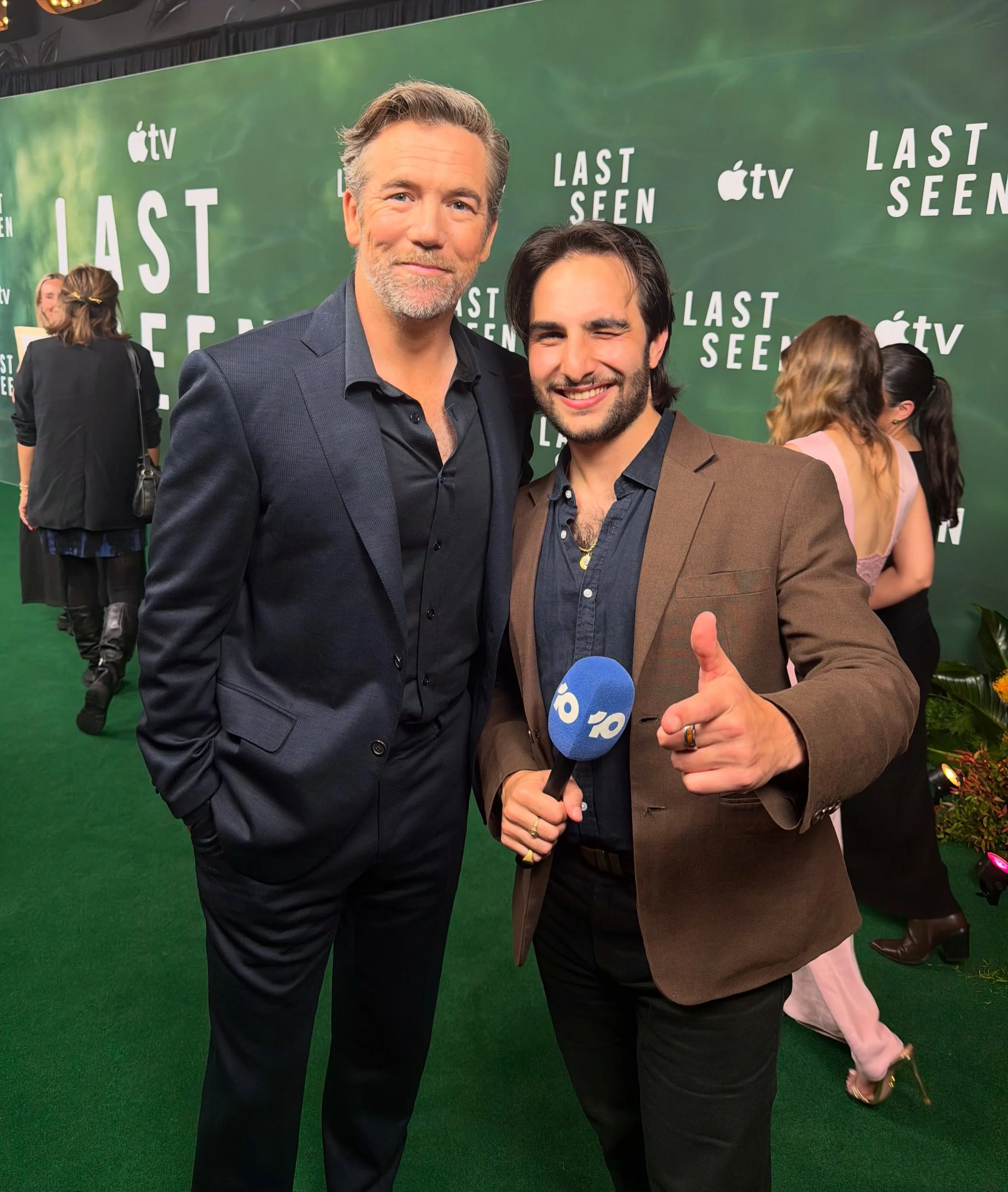 A lush-green carpet for last night&rsquo;s premiere of Apple TV&rsquo;s first Aussie original series Last Seen! 🎤💚
Always a pleasure chatting with the wonderful Patrick Brammall, and such a pleasure to meet the legendary Brendan Cowell!! Cannot wai