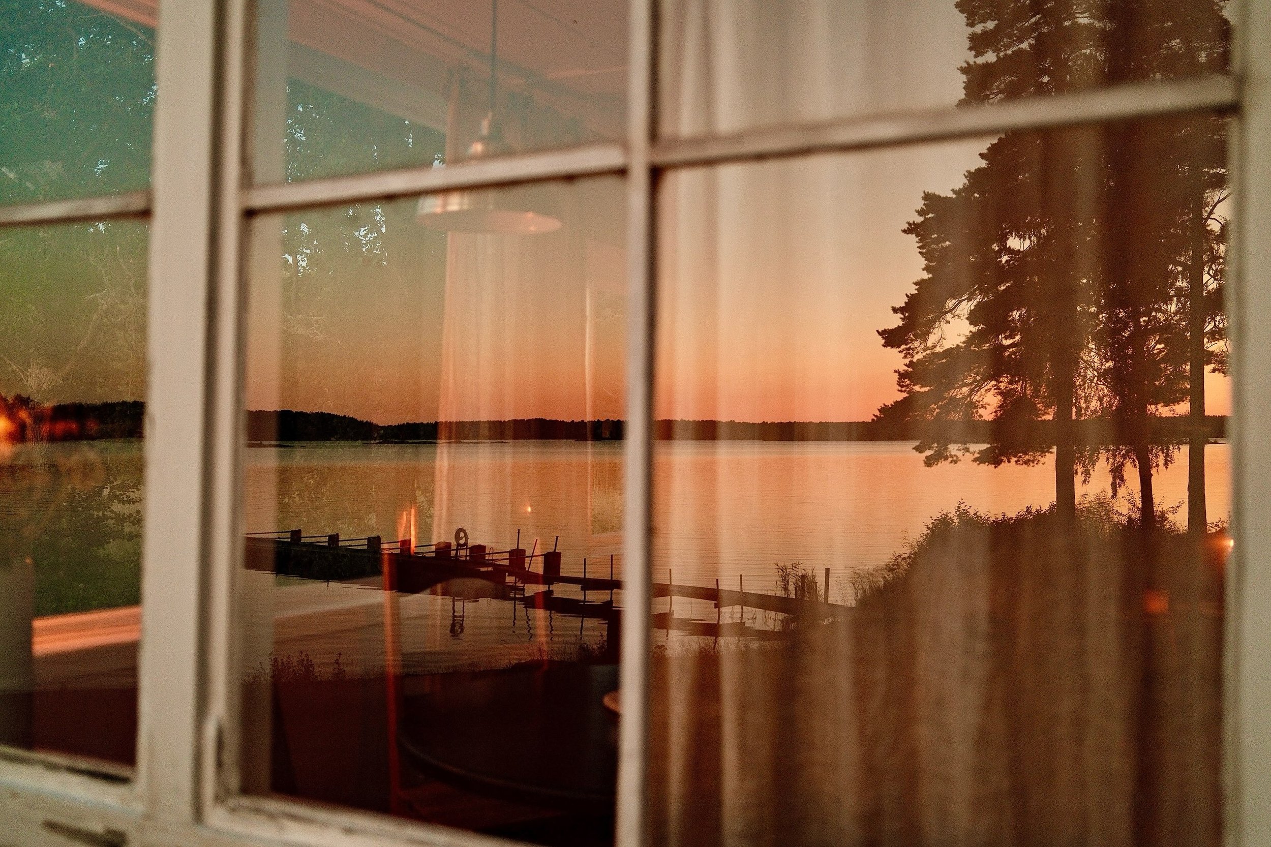 Kv&auml;llsbilder fr&aring;n v&aring;r stuga Bryggan. Se fler bilder p&aring; v&aring;r hemsida. L&auml;nk i profil.