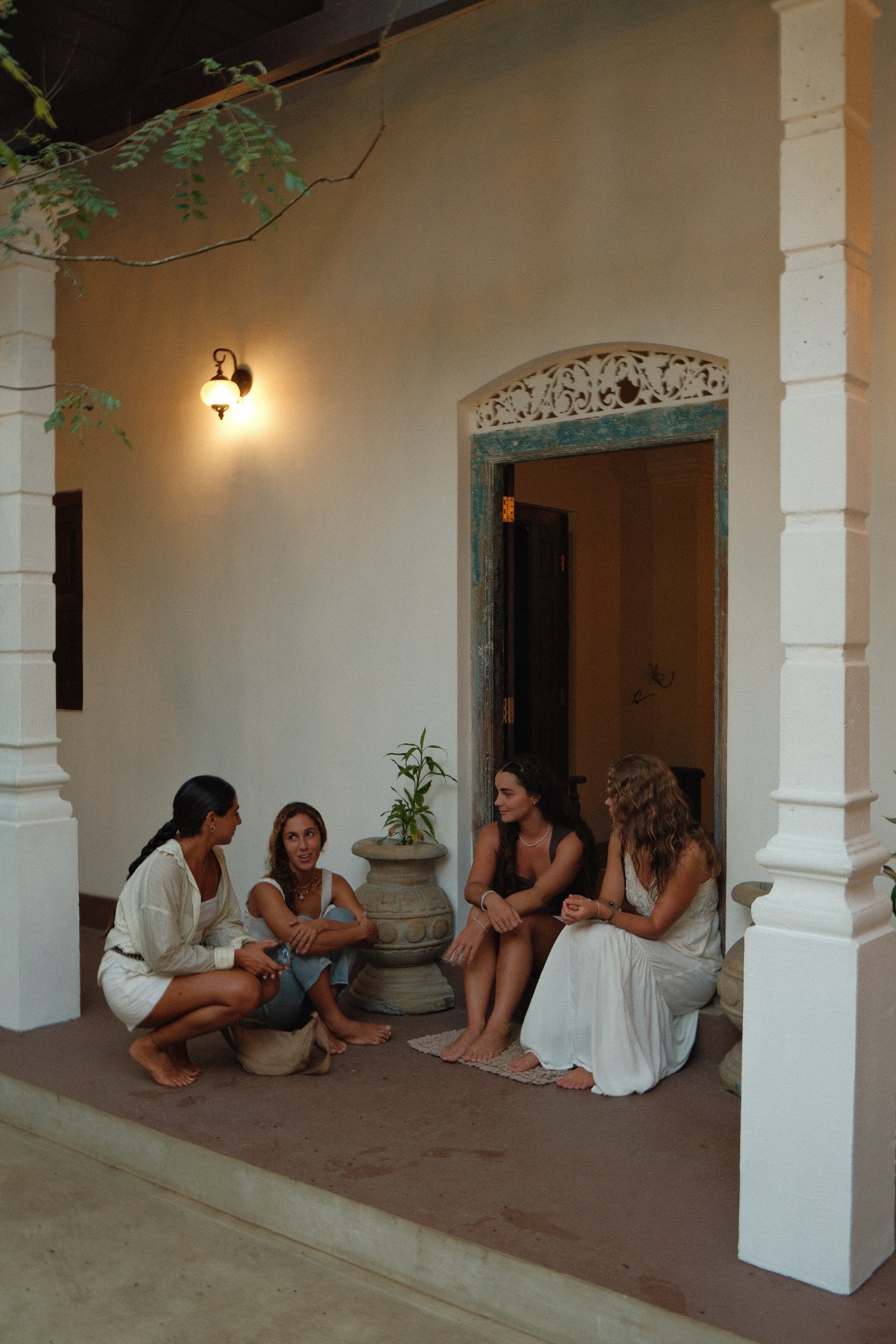 Shared welcome meal featuring authentic Sri Lankan dishes.