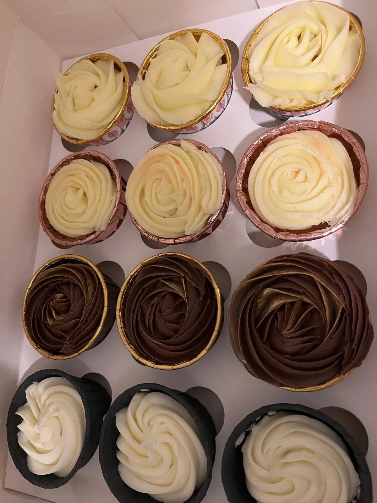 Celebration Cupcake Box (12)