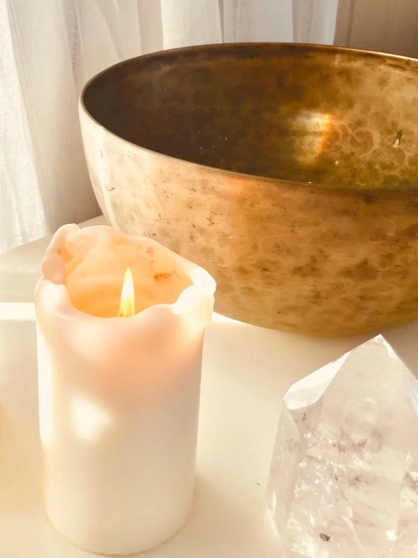 The Kindred Soul healing space is a calm, soothing cocoon where you can feel cosy and safe to relax and receive. 