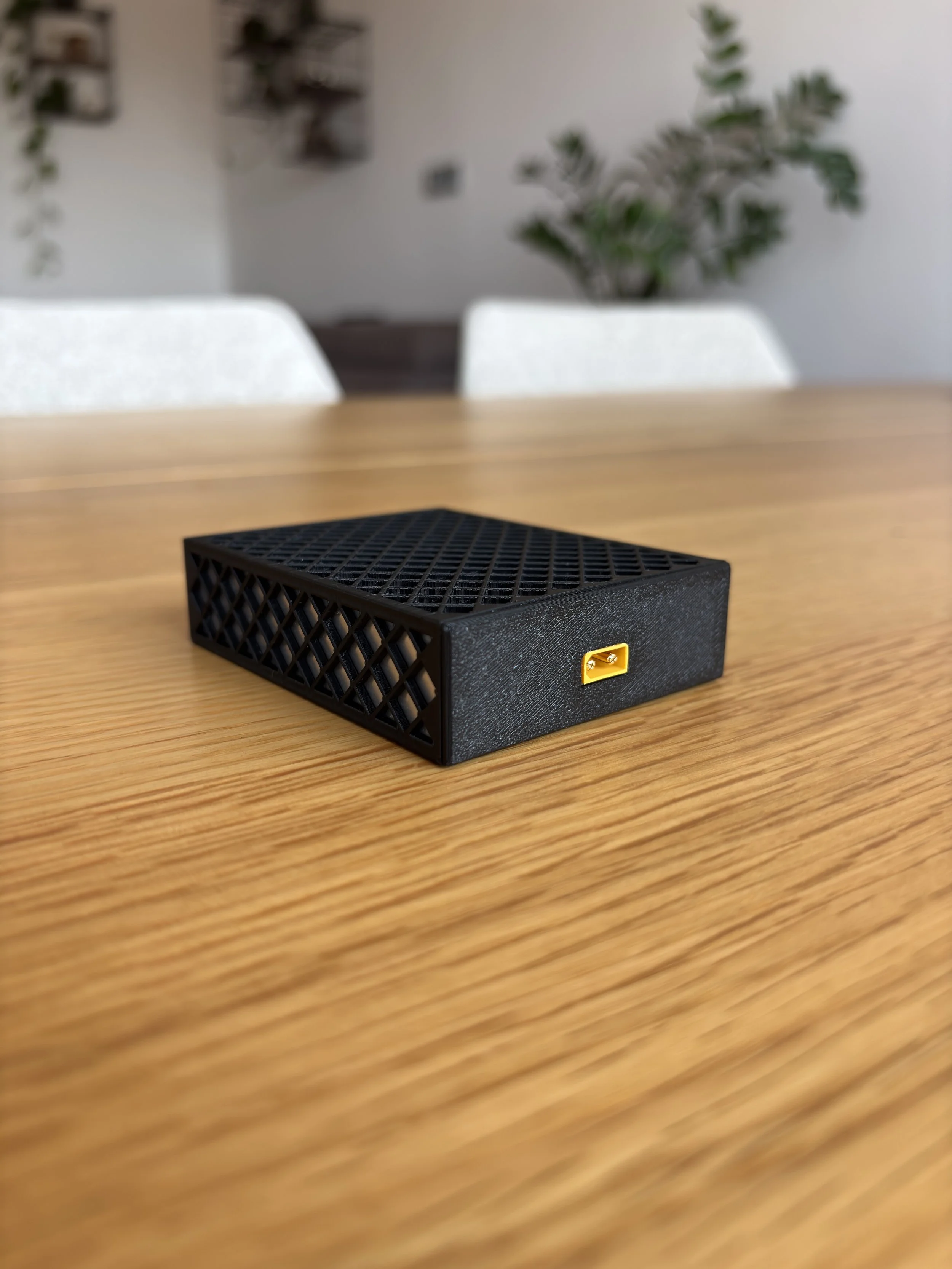 TravelWatt yellow XT30 output connector