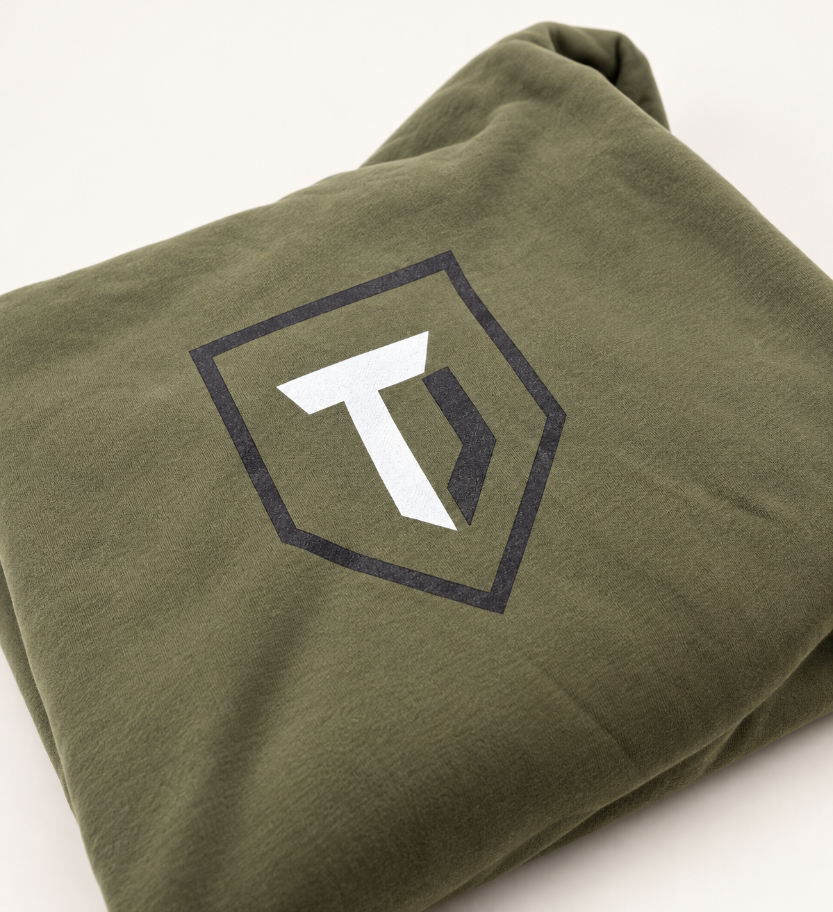 Hoodie vert olive au logo géométrique.png