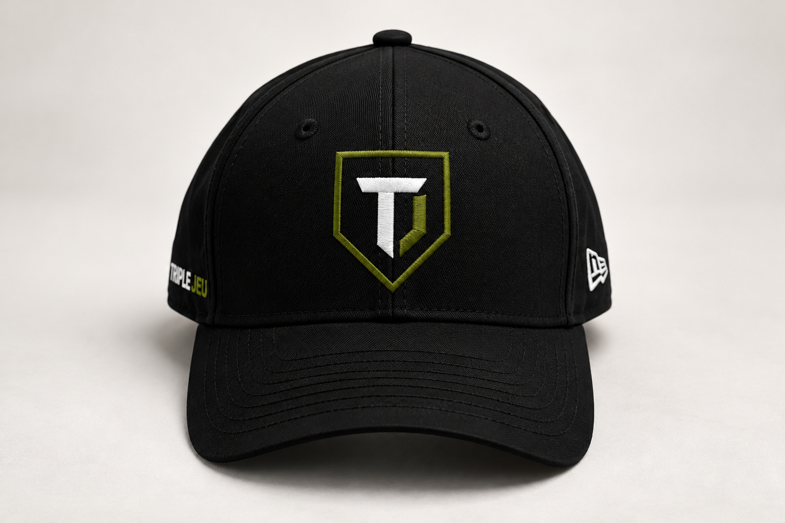 Casquette+noire+%C3%A0+%C3%A9cusson+Triple+Jeu.png