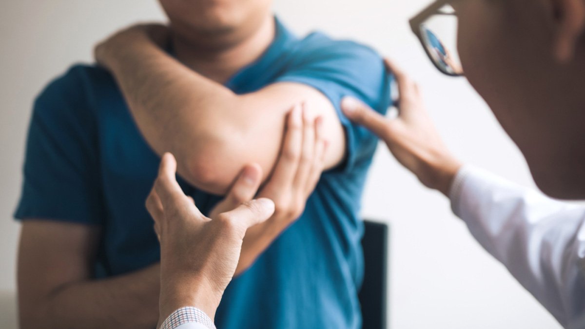 Tennis Elbow: Causes, Symptoms &amp; Treatment