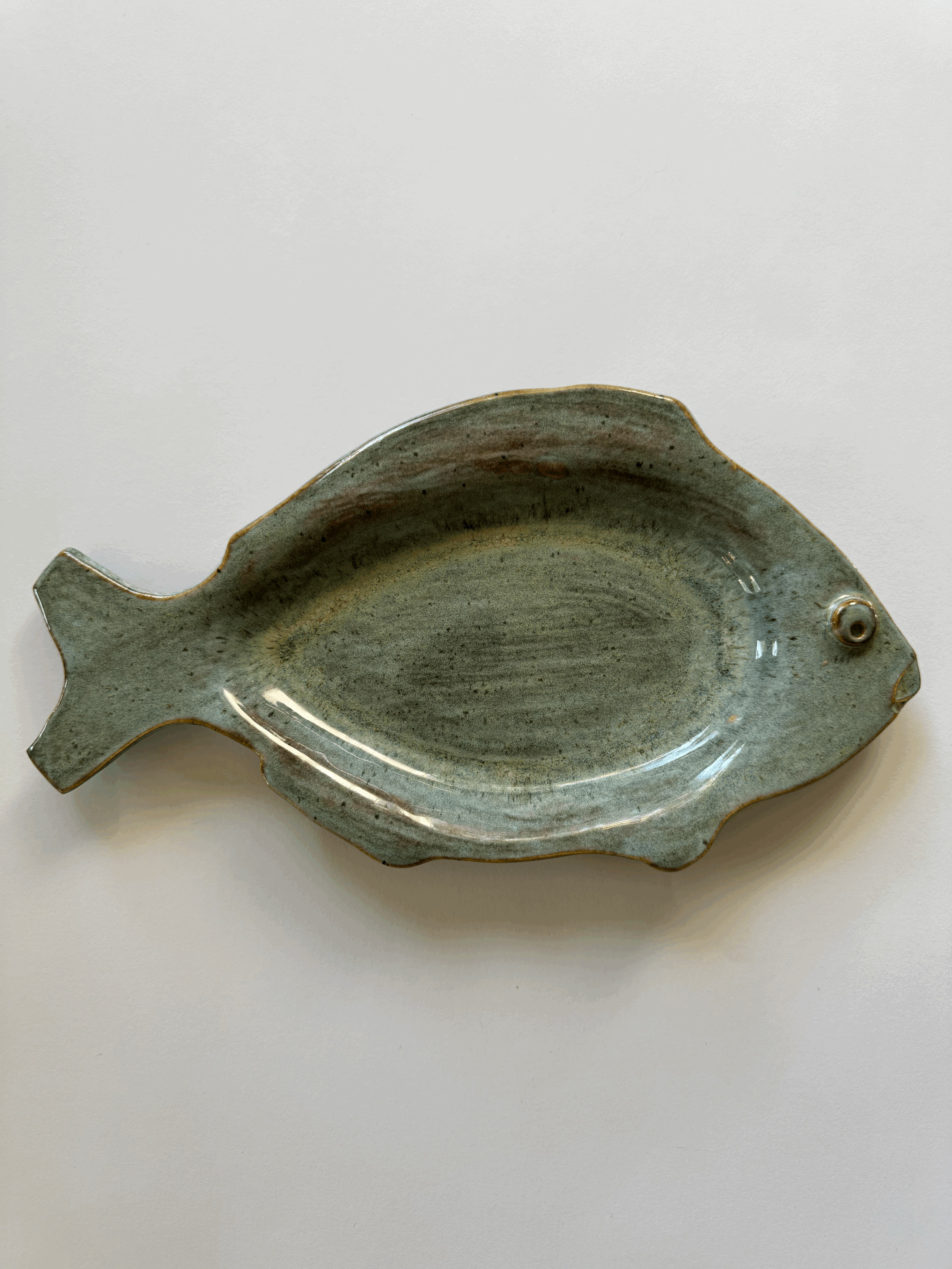 Tide Pool Glaze Fish Dish
