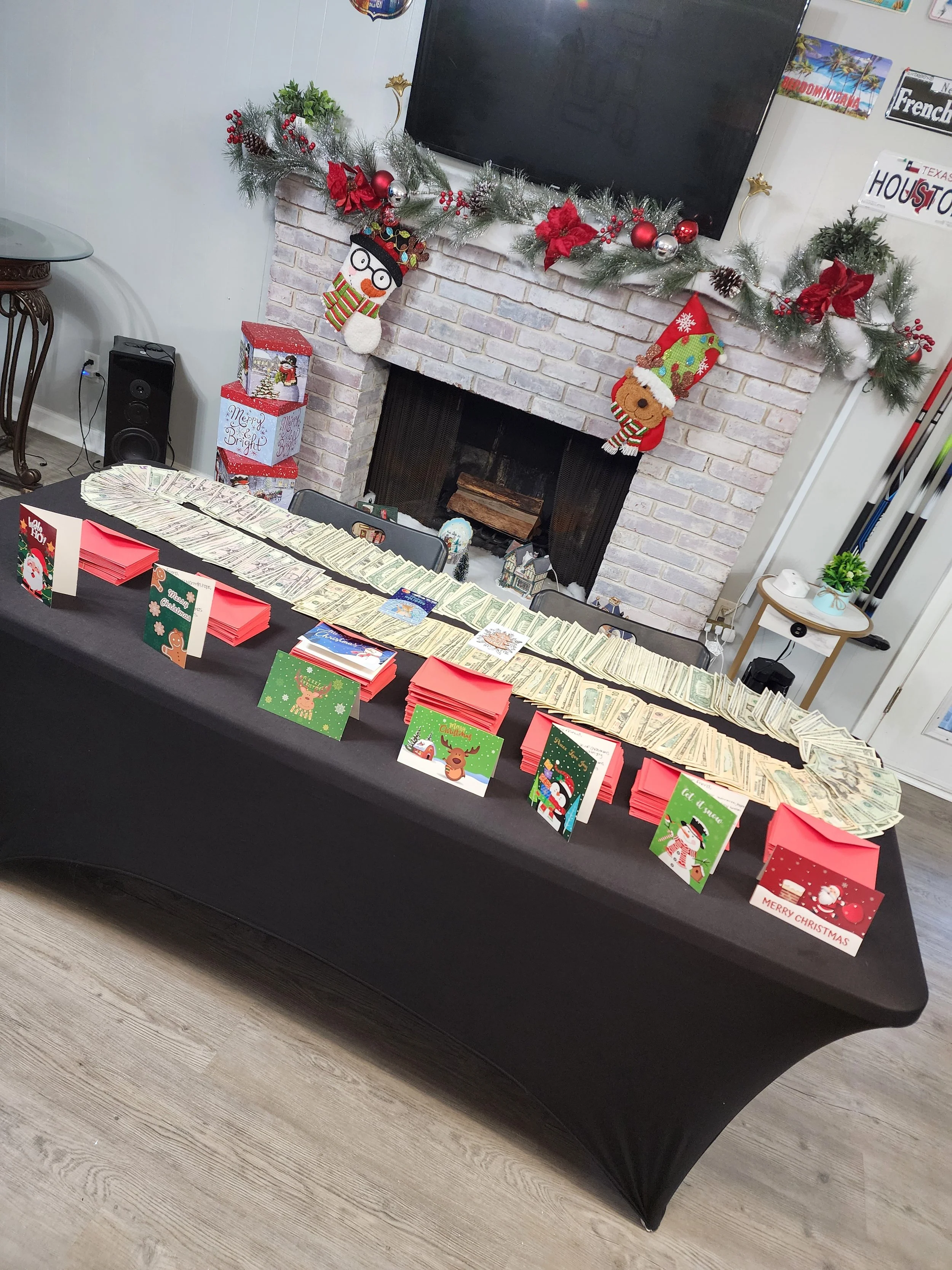 6th Annual Holiday Giveaway