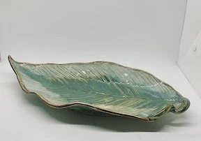 Elegant Ceramic Lilly Leaf Tray