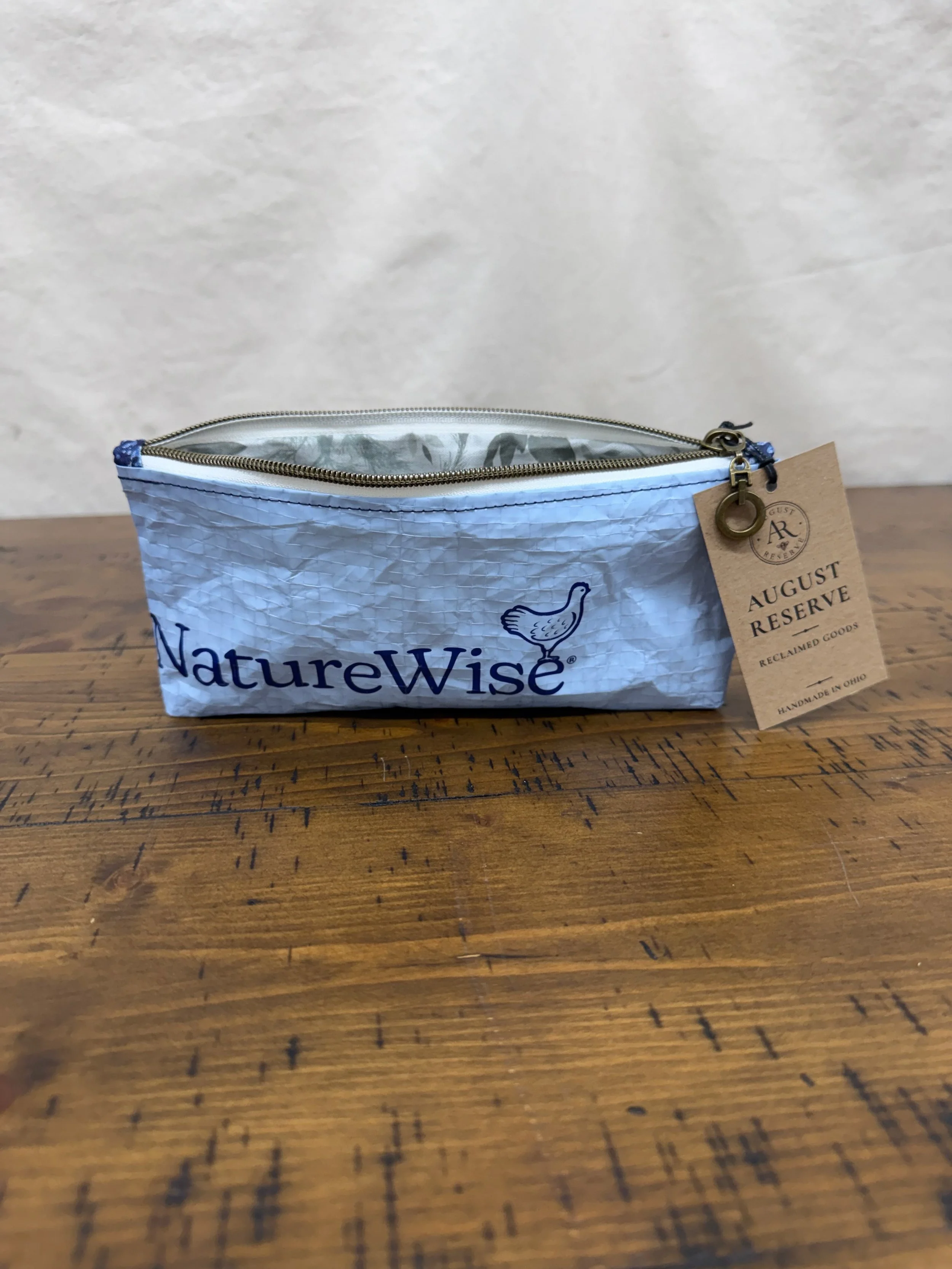 NatureWise Pouch - gray botanical liner