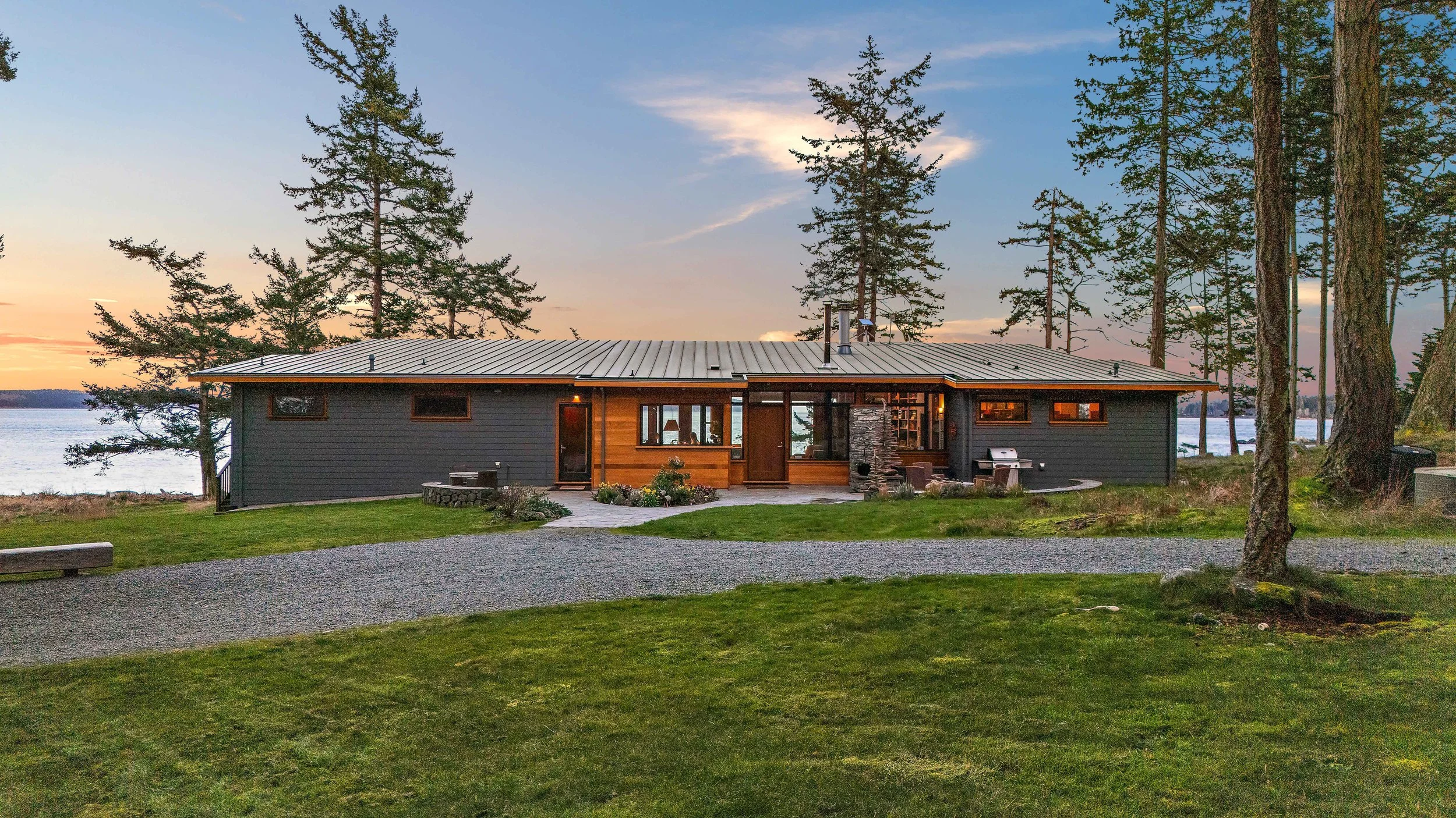 489 Arbutus Spur
