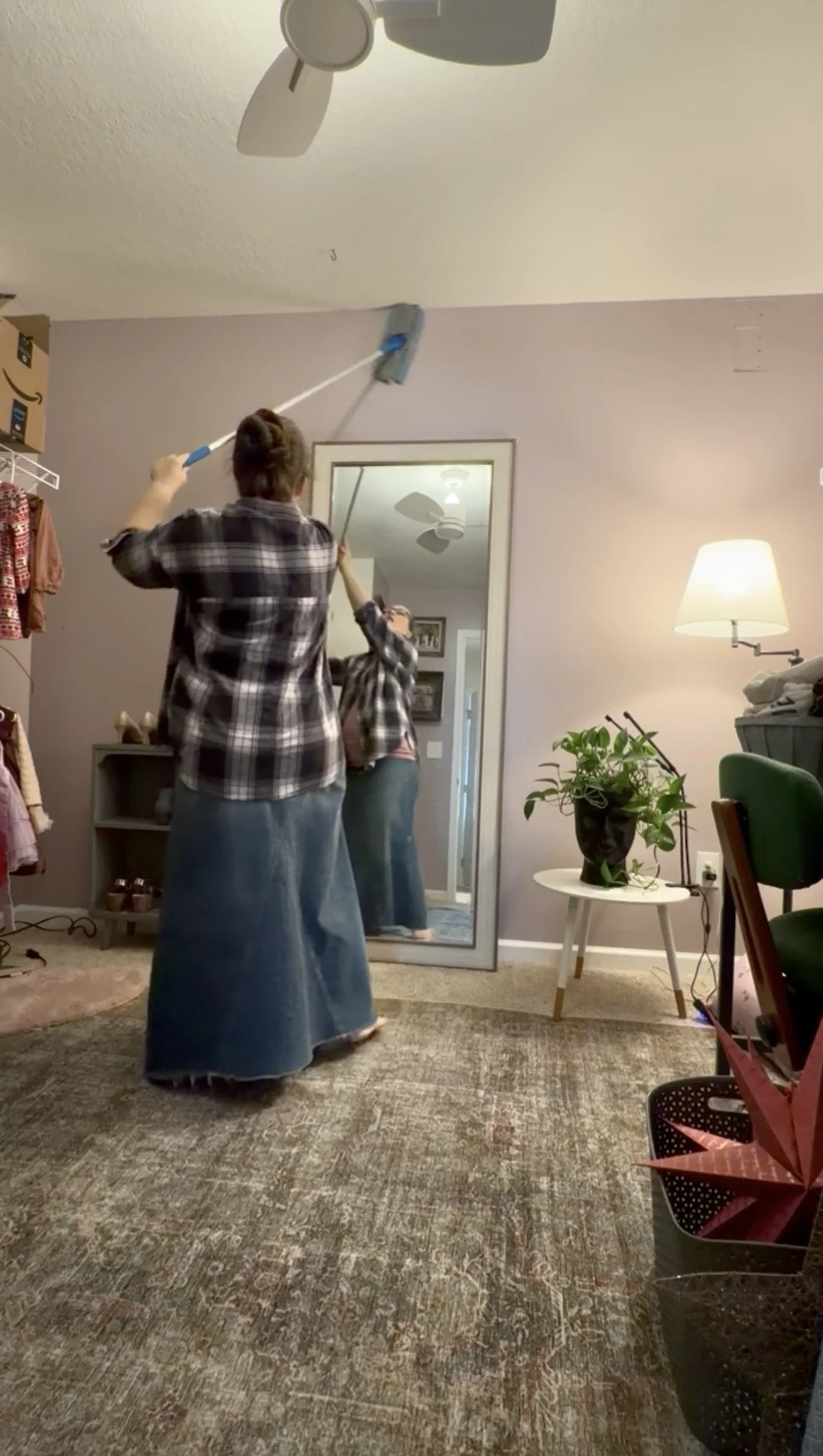 How to Dust Your Walls, a Cleaning Hack for You!