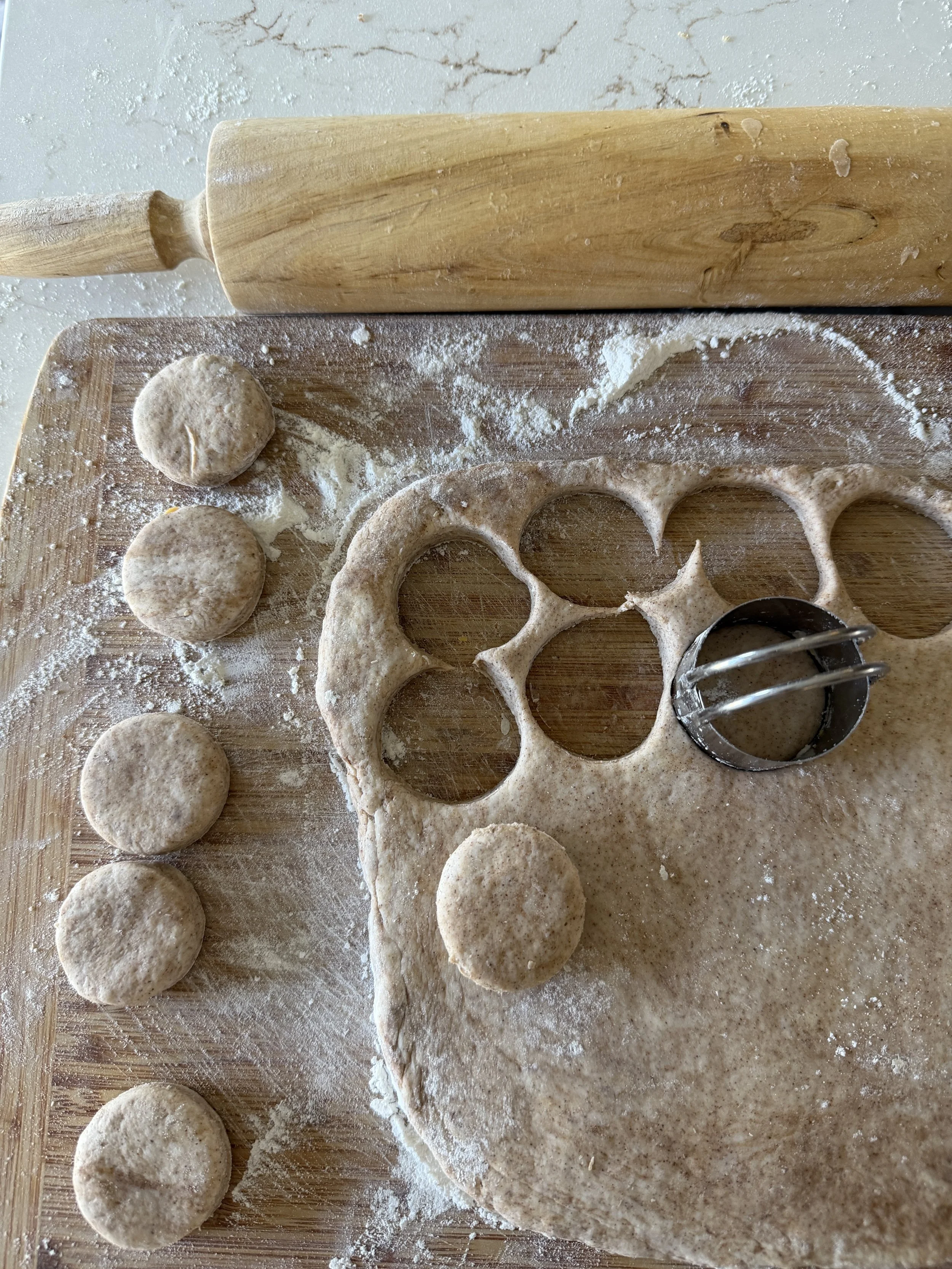 Cinn brwn sgr biscuits ready for the oven