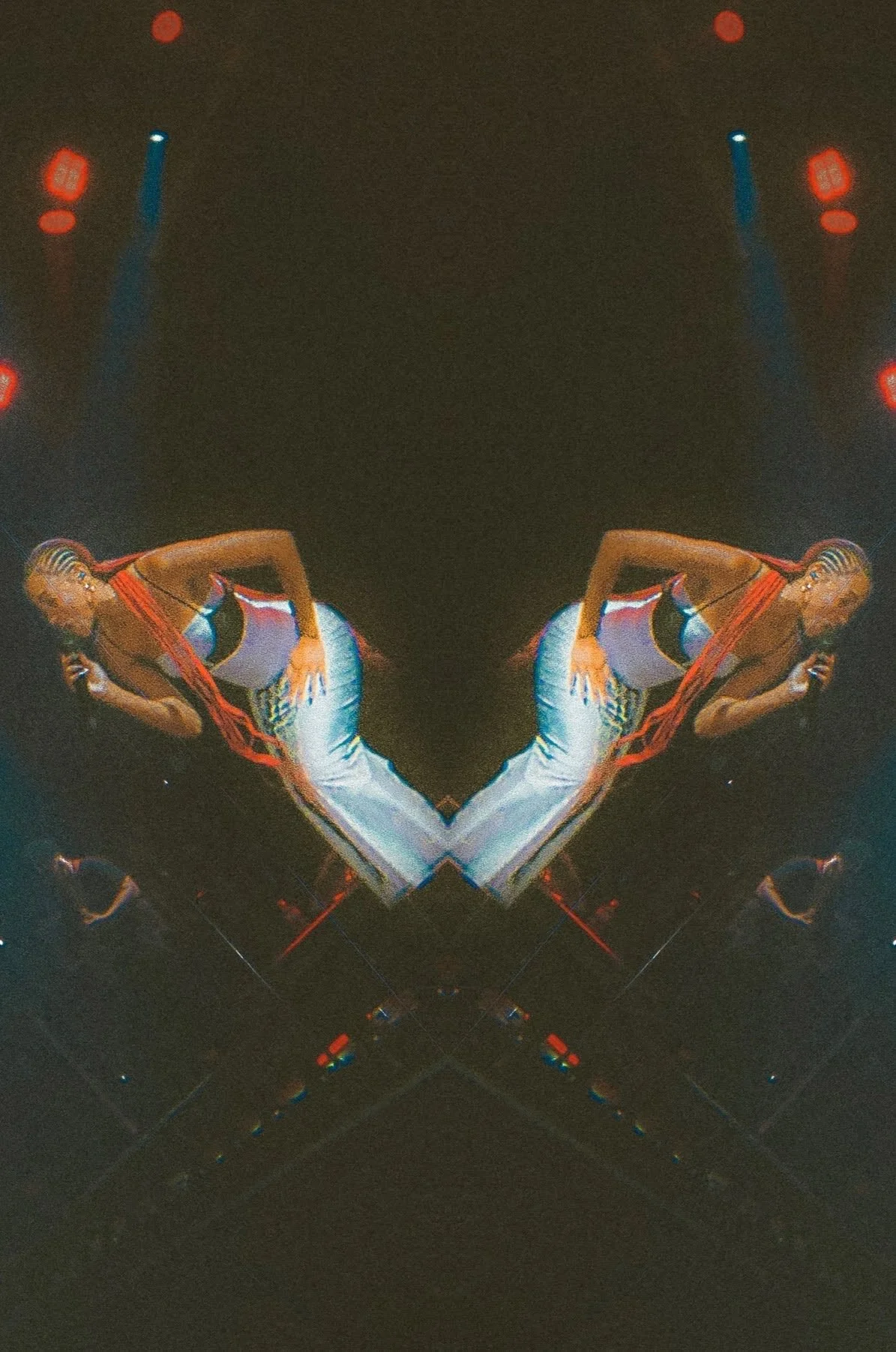 RAVYN LENAE