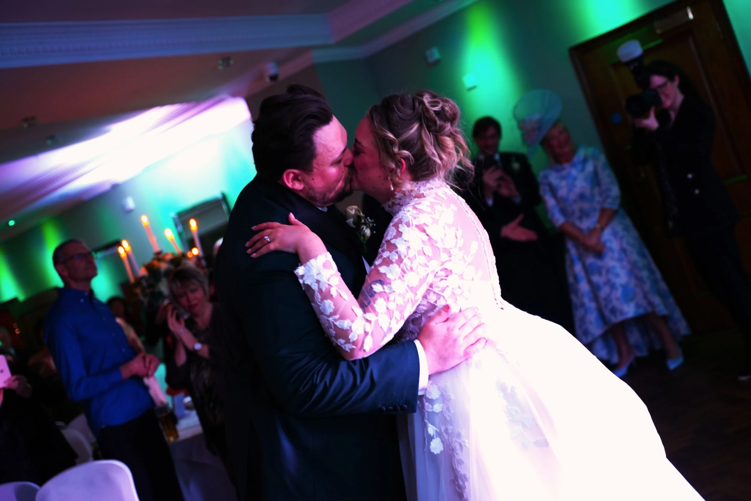 DANCE KISS.jpeg