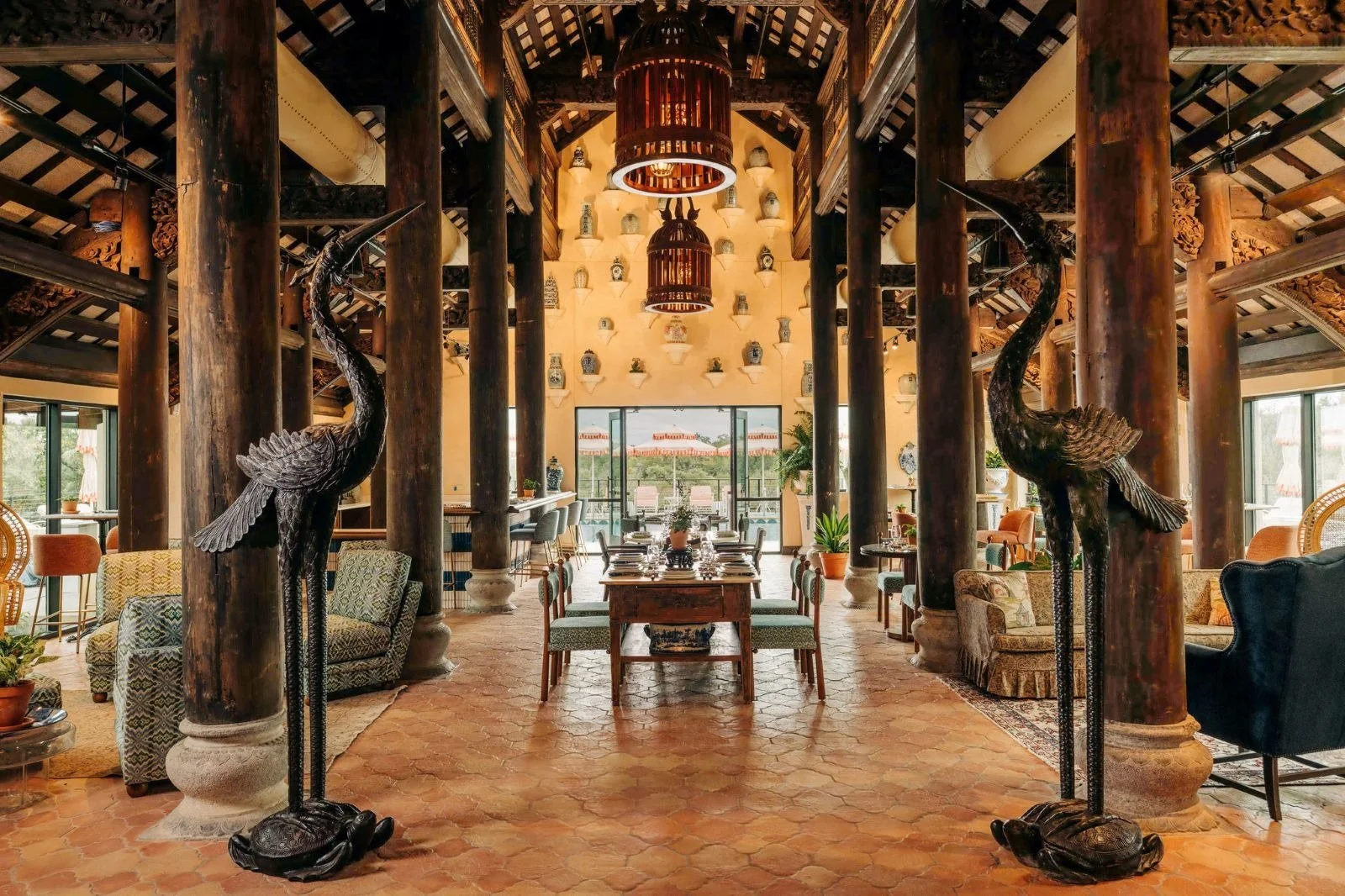 imgi_5_FOLKLORE-LOBBY.jpg