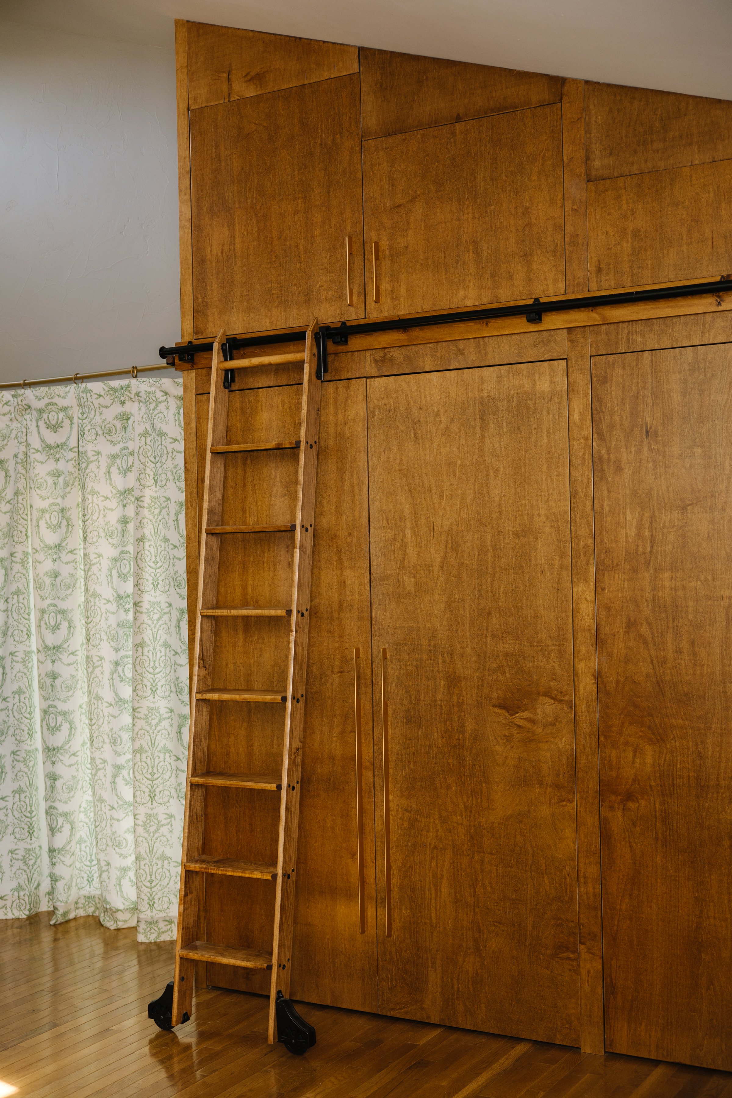 Closet+Ladder.jpg