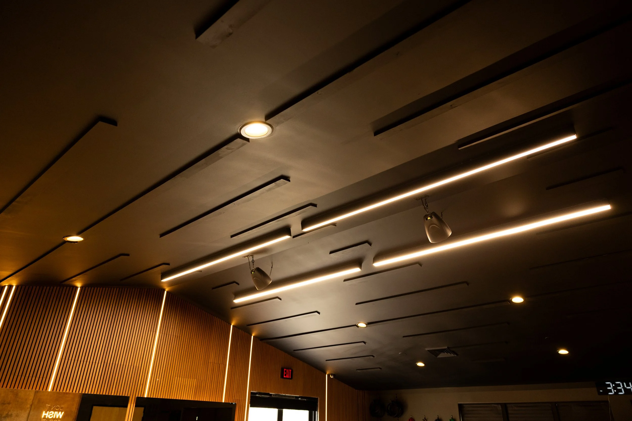Ceiling+Slat Wall.jpg